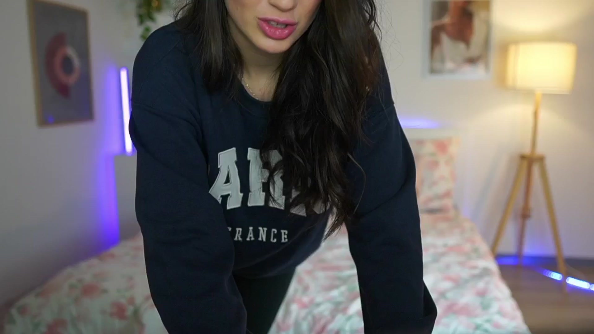 Gallery image thumbnail from Julia_Roca's myfreecams stream on, 03/24/2025, 20:16 image 12 of 20