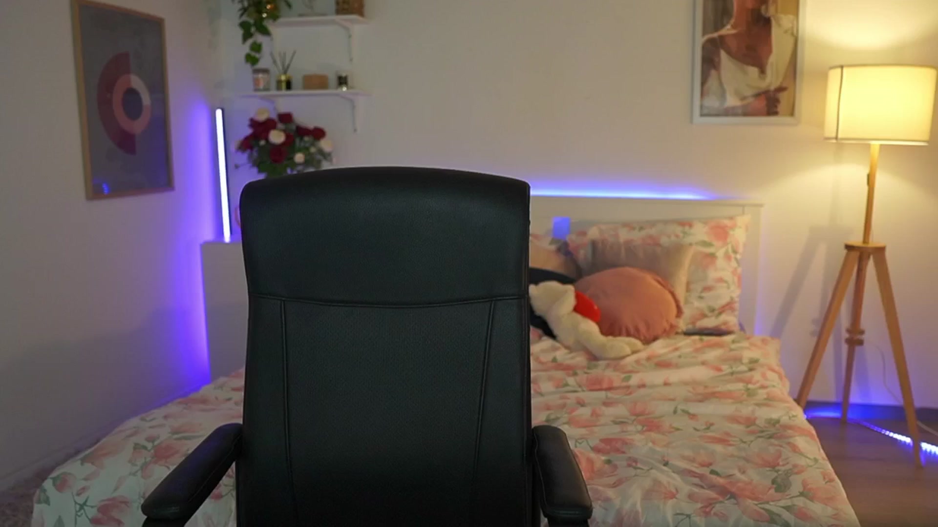 Gallery image thumbnail from Julia_Roca's myfreecams stream on, 03/24/2025, 20:54 image 12 of 20