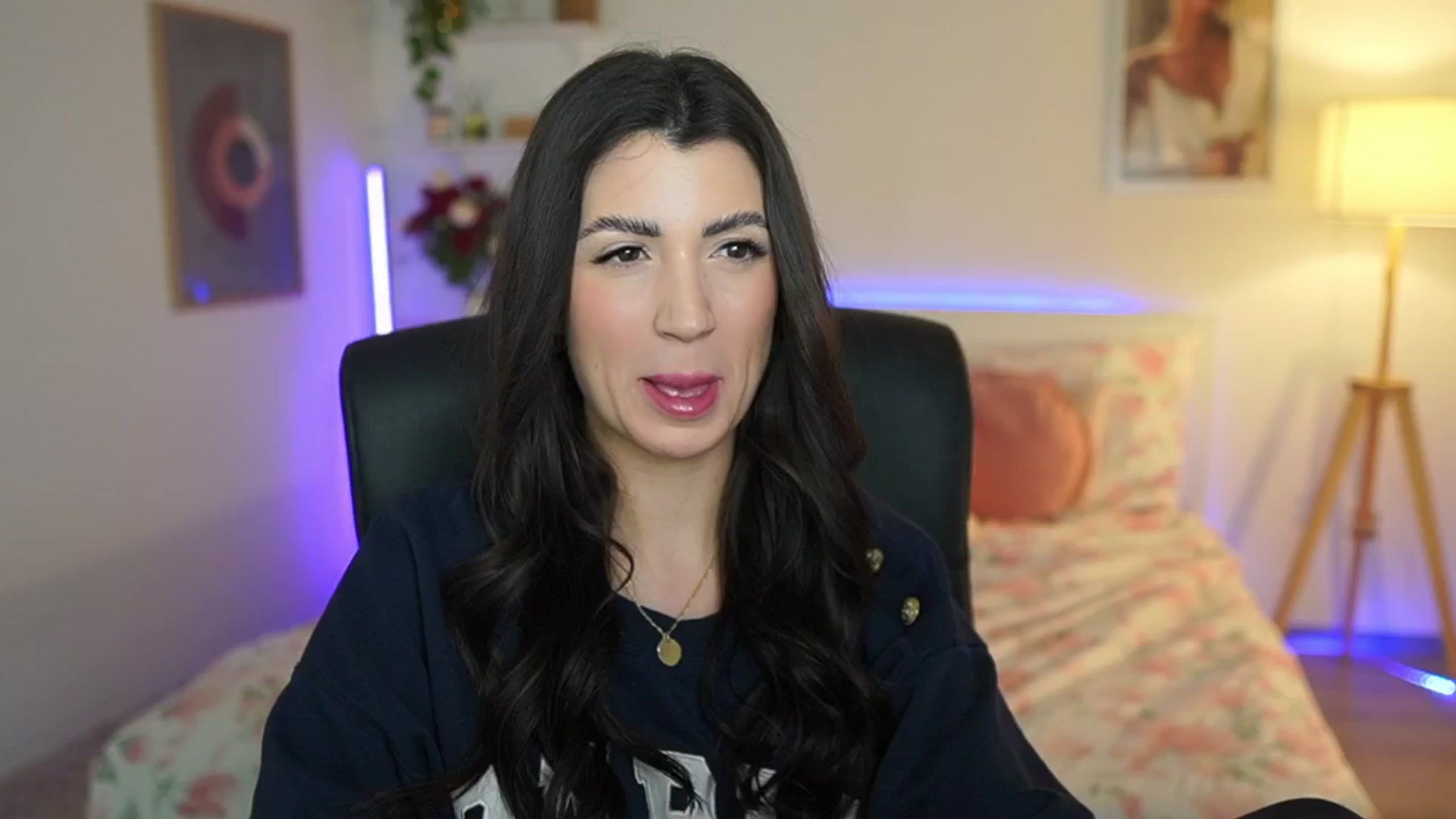 Gallery image thumbnail from Julia_Roca's myfreecams stream on, 03/24/2025, 22:19 image 1 of 20