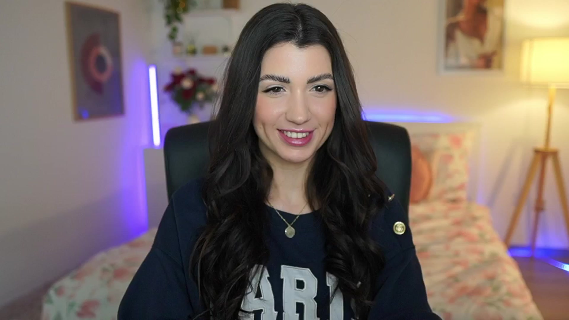 Gallery image thumbnail from Julia_Roca's myfreecams stream on, 03/24/2025, 22:19 image 11 of 20
