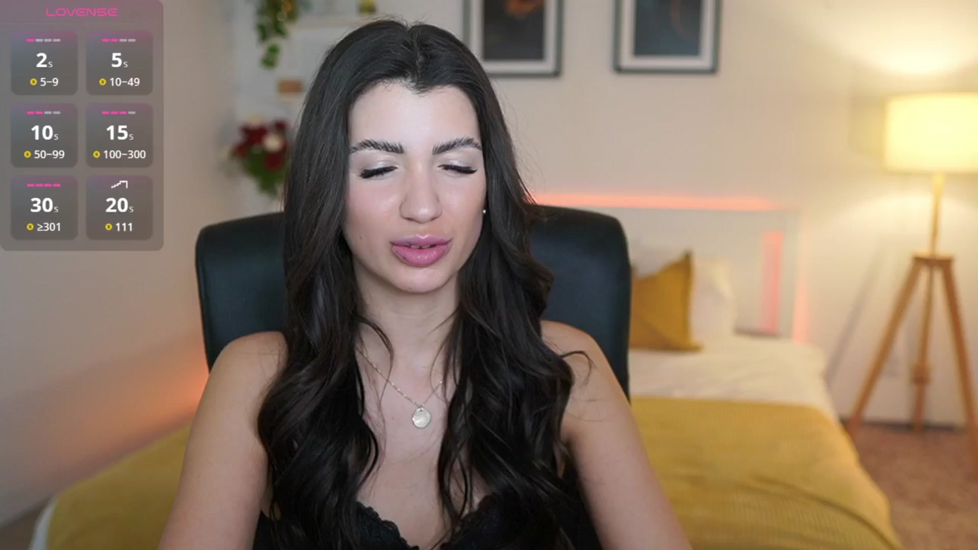 Gallery image thumbnail from Julia_Roca's myfreecams stream on, 03/26/2025, 24:35 image 1 of 20