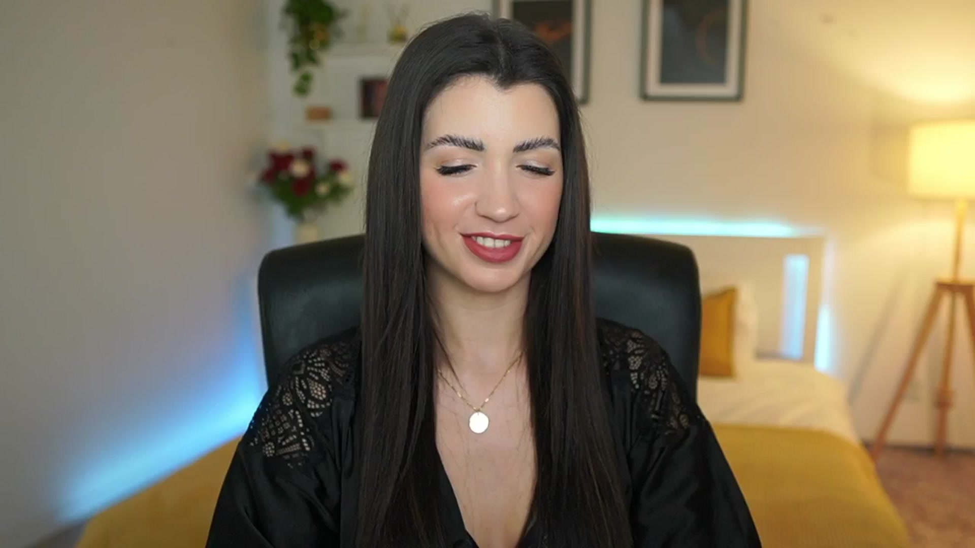 Gallery image thumbnail from Julia_Roca's myfreecams stream on, 03/29/2025, 19:36 image 12 of 20