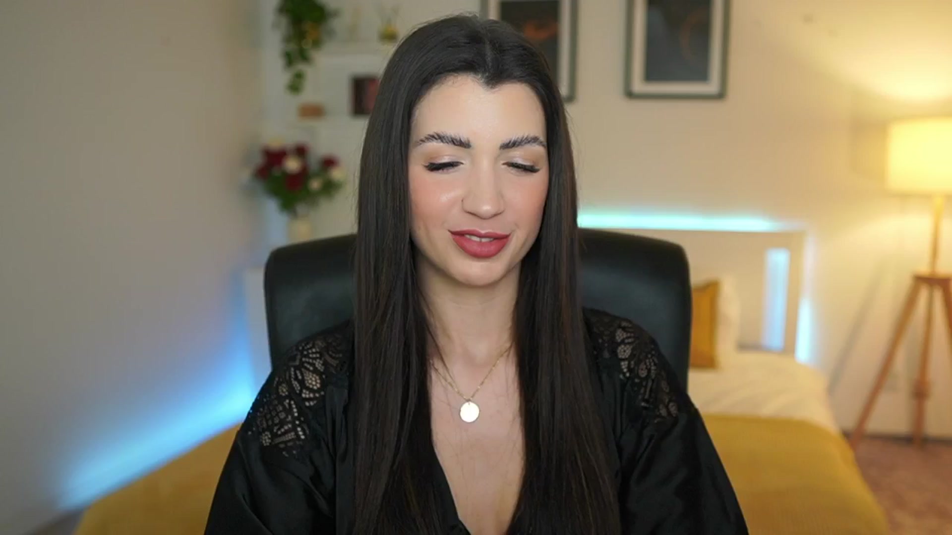 Gallery image thumbnail from Julia_Roca's myfreecams stream on, 03/29/2025, 19:36 image 11 of 20