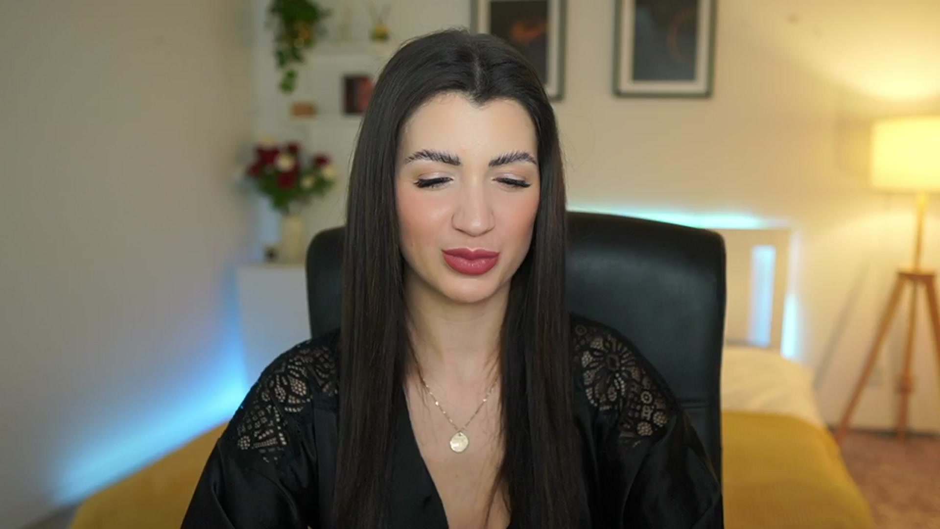 Gallery image thumbnail from Julia_Roca's myfreecams stream on, 03/29/2025, 19:36 image 5 of 20