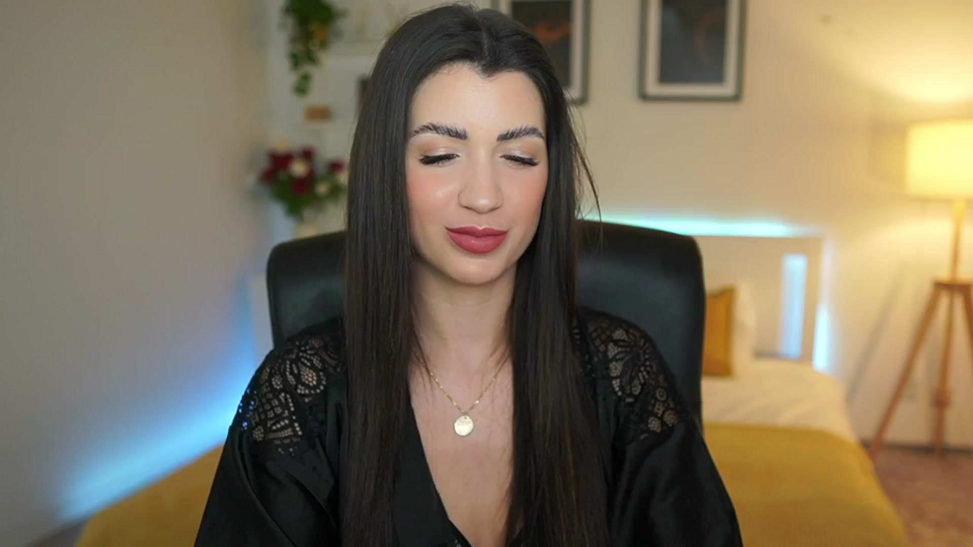 Gallery image thumbnail from Julia_Roca's myfreecams stream on, 03/29/2025, 19:36 image 7 of 20