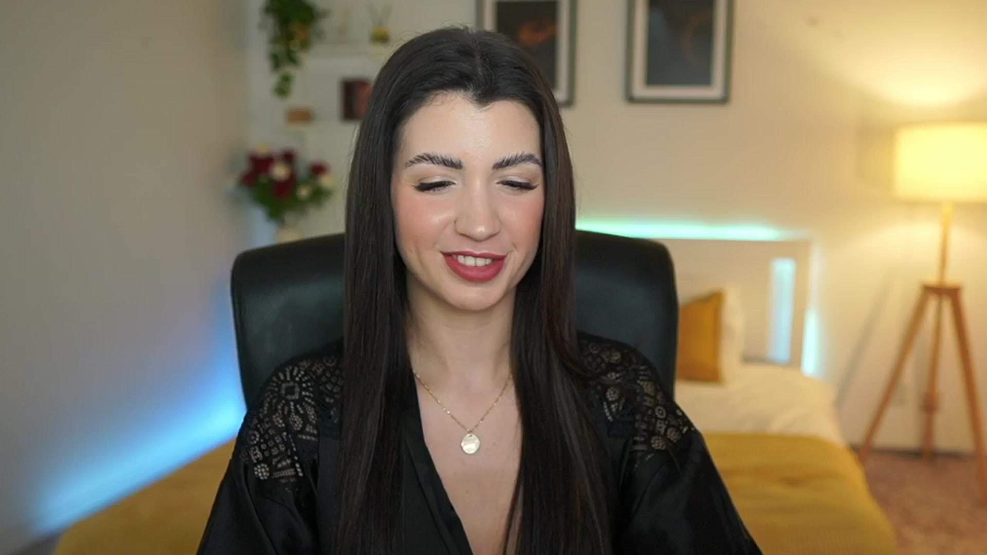 Gallery image thumbnail from Julia_Roca's myfreecams stream on, 03/29/2025, 20:15 image 5 of 20