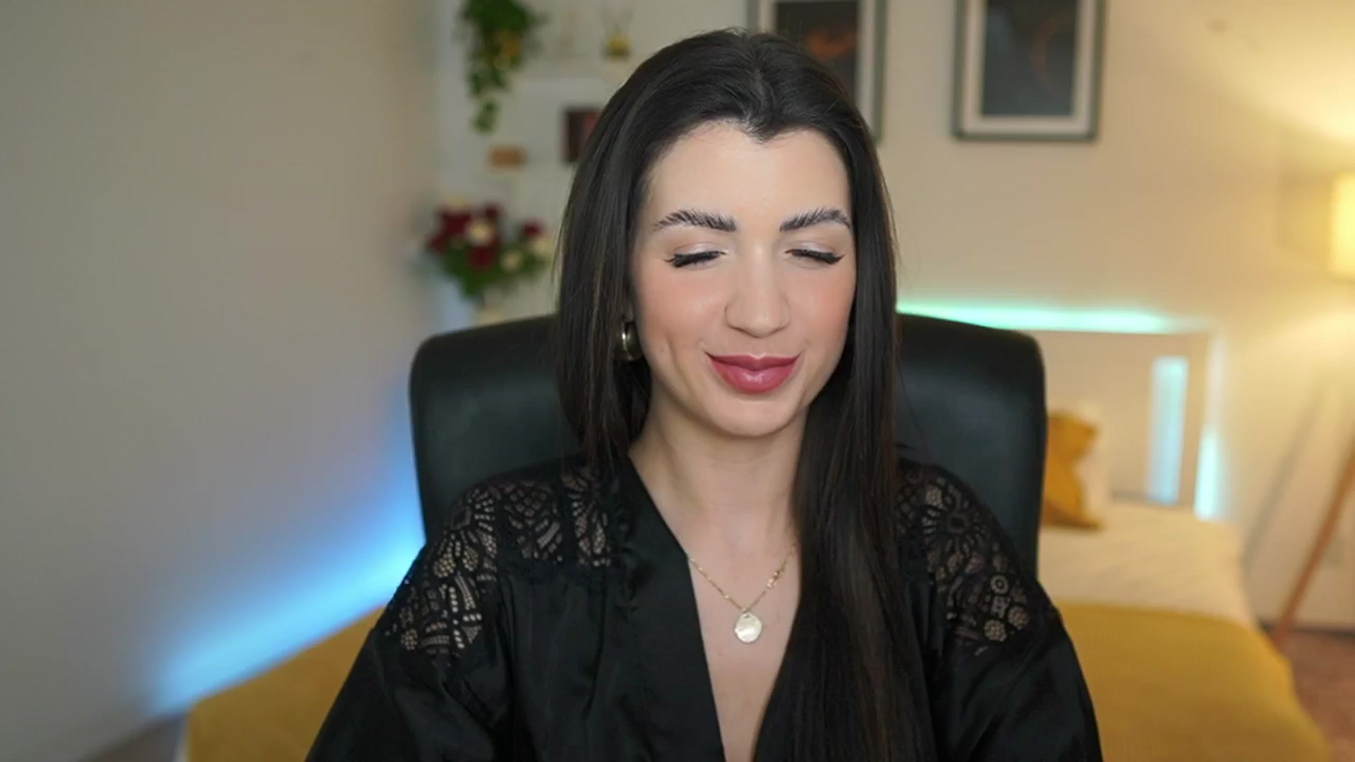 Gallery image thumbnail from Julia_Roca's myfreecams stream on, 03/29/2025, 22:57 image 4 of 20