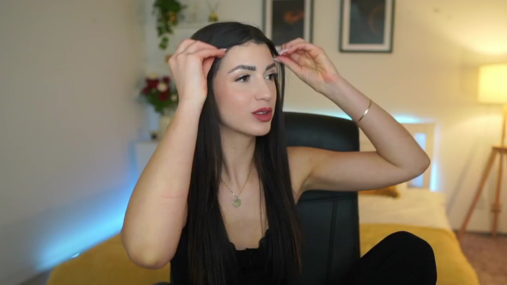 Gallery image thumbnail from Julia_Roca's myfreecams stream on, 03/30/2025, 19:12 image 11 of 20