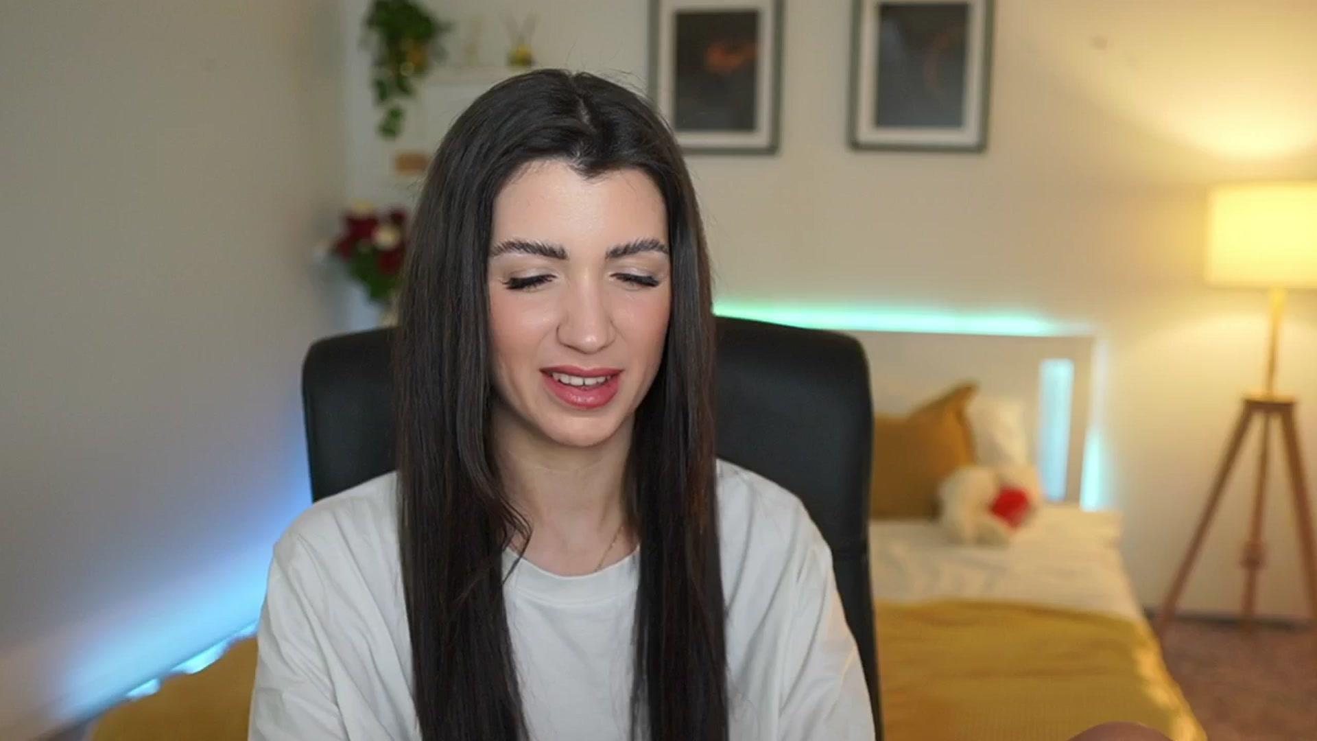 Gallery image thumbnail from Julia_Roca's myfreecams stream on, 03/31/2025, 19:46 image 13 of 20