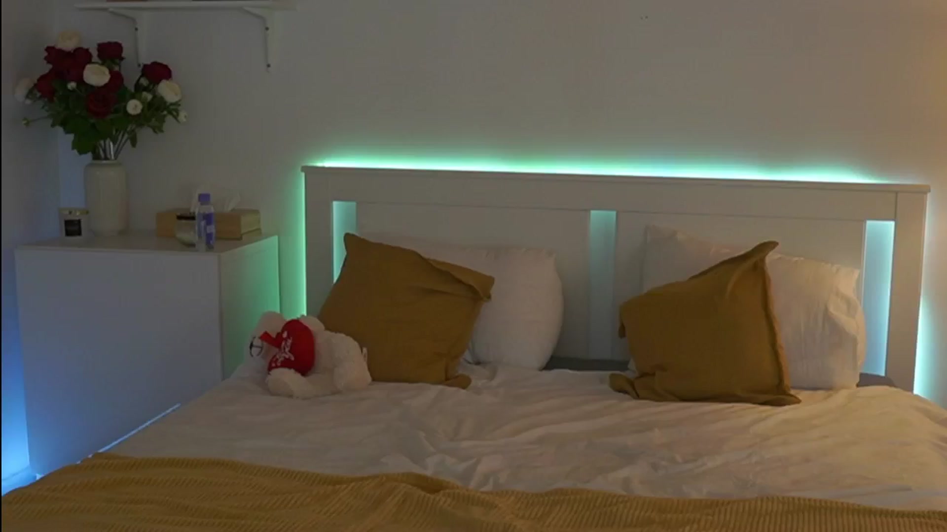 Gallery image thumbnail from Julia_Roca's myfreecams stream on, 03/31/2025, 22:39 image 17 of 20