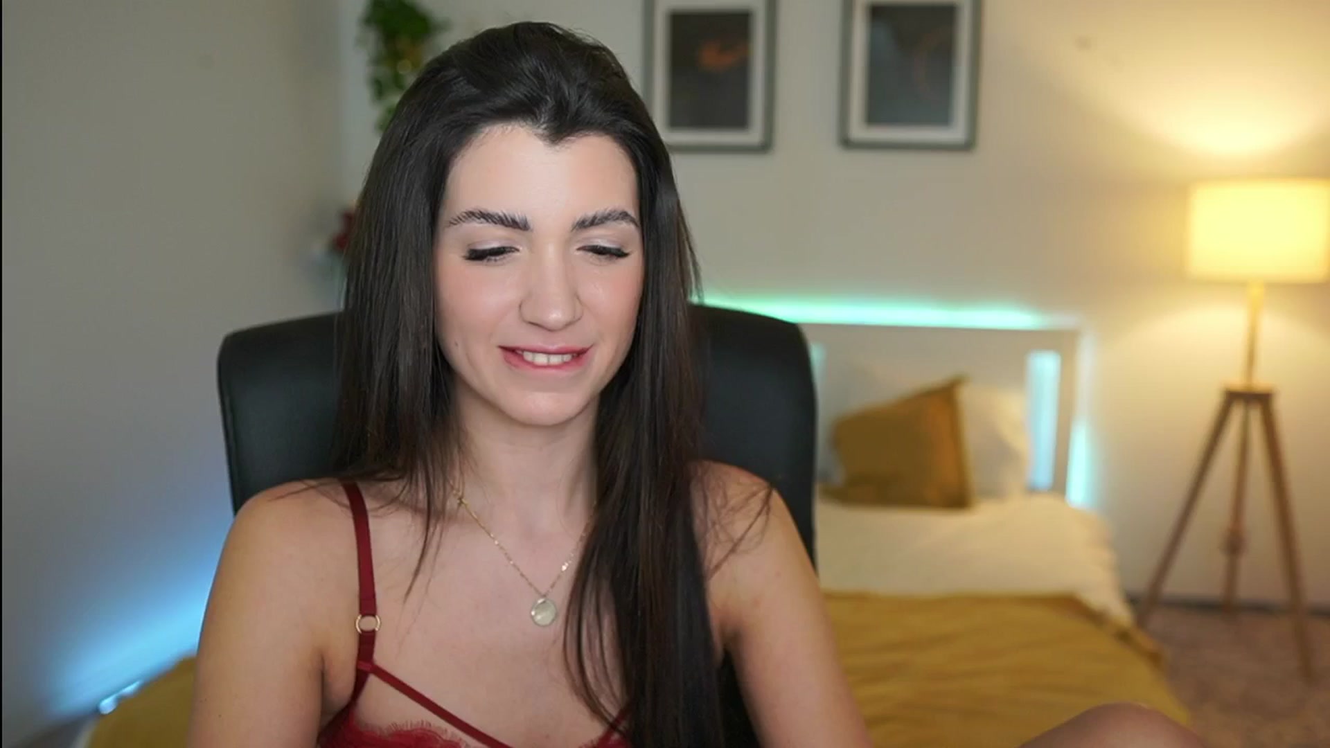 Gallery image thumbnail from Julia_Roca's myfreecams stream on, 03/31/2025, 22:39 image 8 of 20