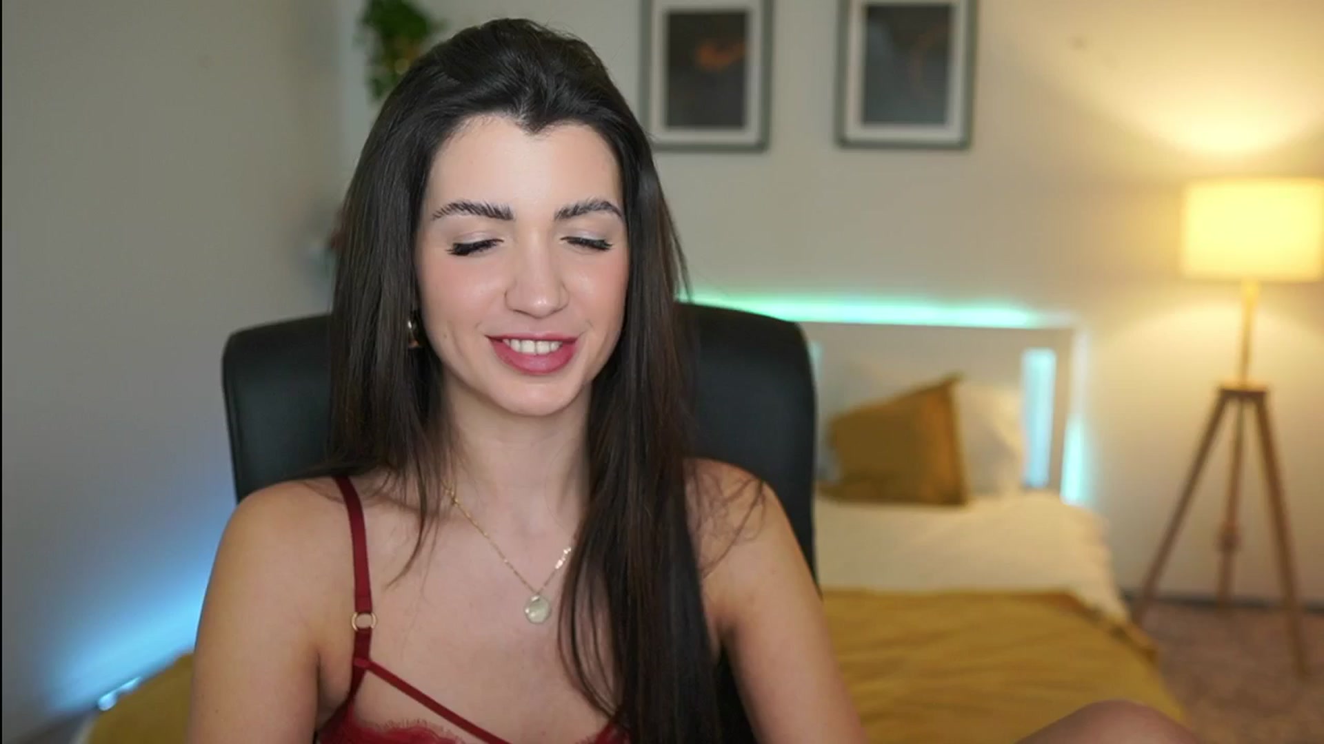 Gallery image thumbnail from Julia_Roca's myfreecams stream on, 03/31/2025, 22:39 image 7 of 20