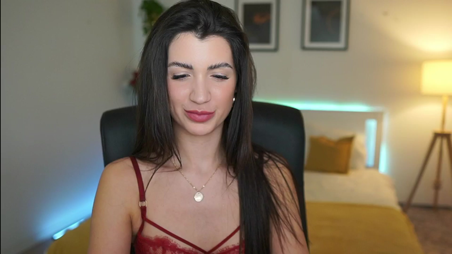 Gallery image thumbnail from Julia_Roca's myfreecams stream on, 03/31/2025, 23:31 image 11 of 20