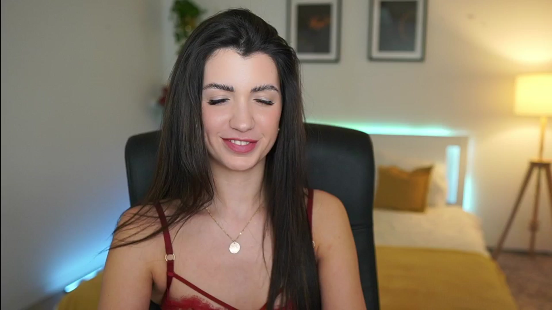 Gallery image thumbnail from Julia_Roca's myfreecams stream on, 03/31/2025, 23:31 image 17 of 20