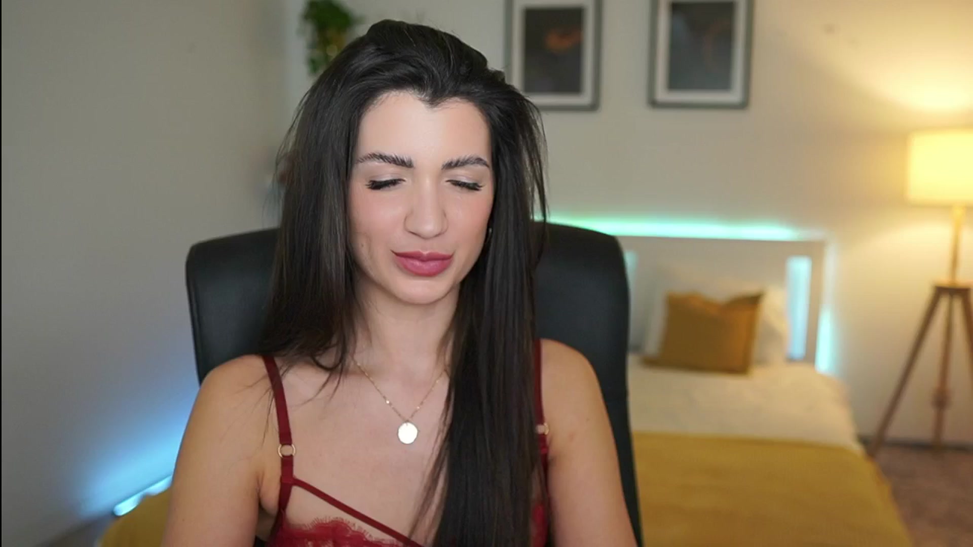 Gallery image thumbnail from Julia_Roca's myfreecams stream on, 03/31/2025, 23:31 image 20 of 20