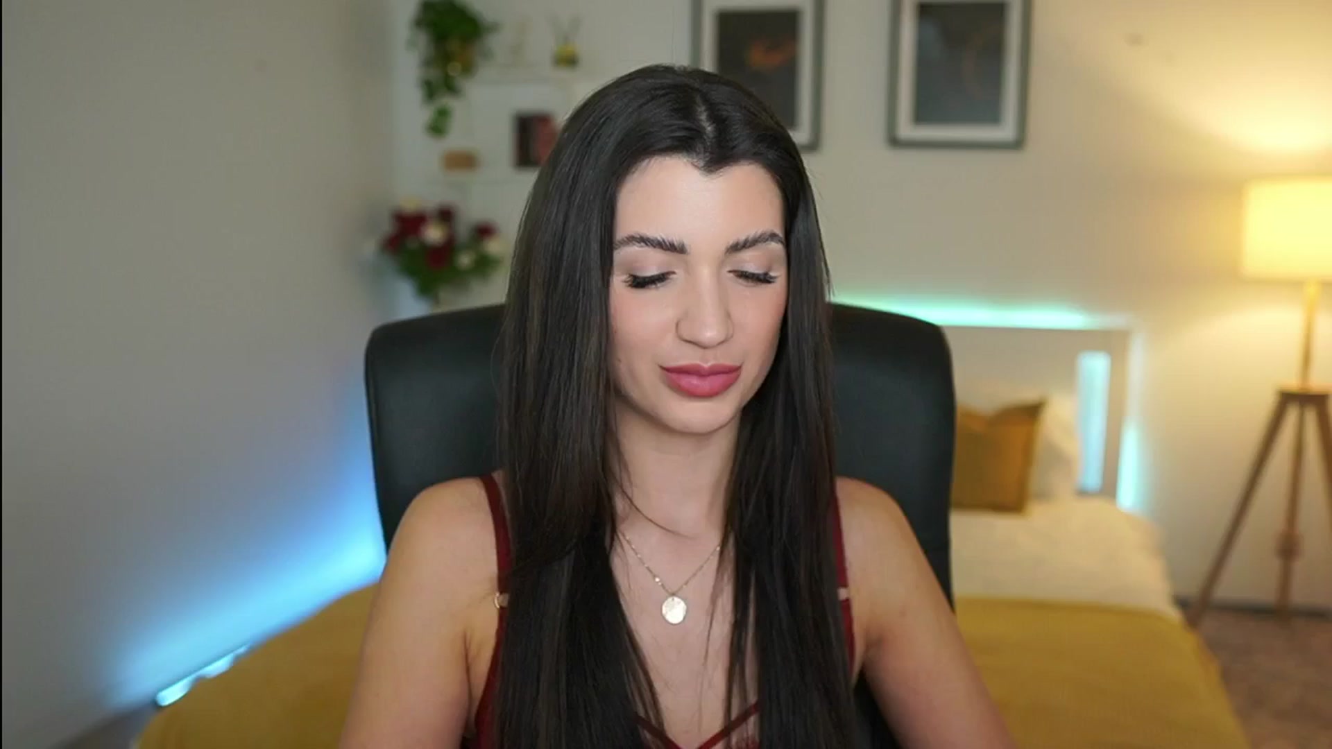 Gallery image thumbnail from Julia_Roca's myfreecams stream on, 03/31/2025, 23:31 image 2 of 20