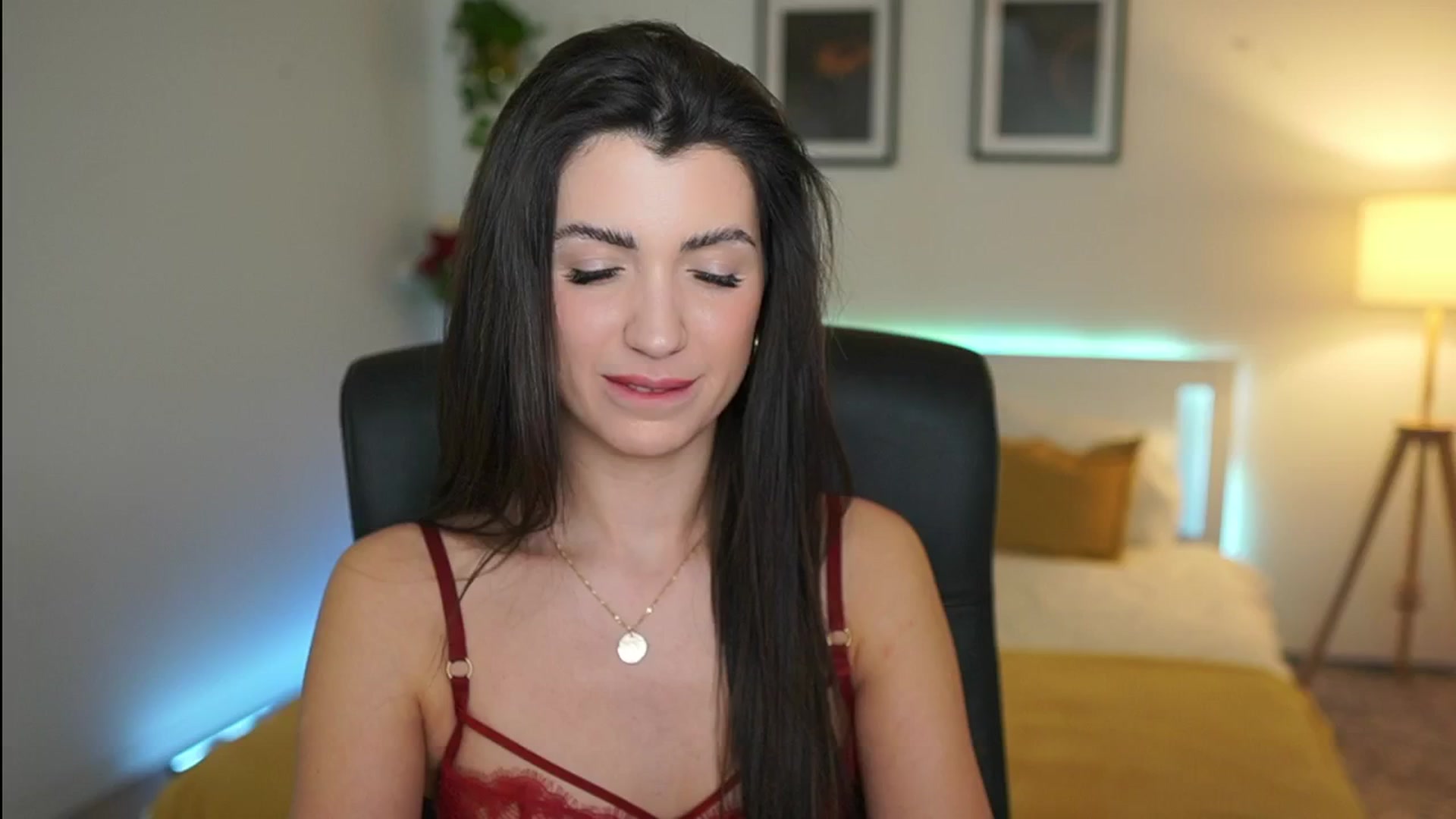Gallery image thumbnail from Julia_Roca's myfreecams stream on, 03/31/2025, 23:31 image 15 of 20