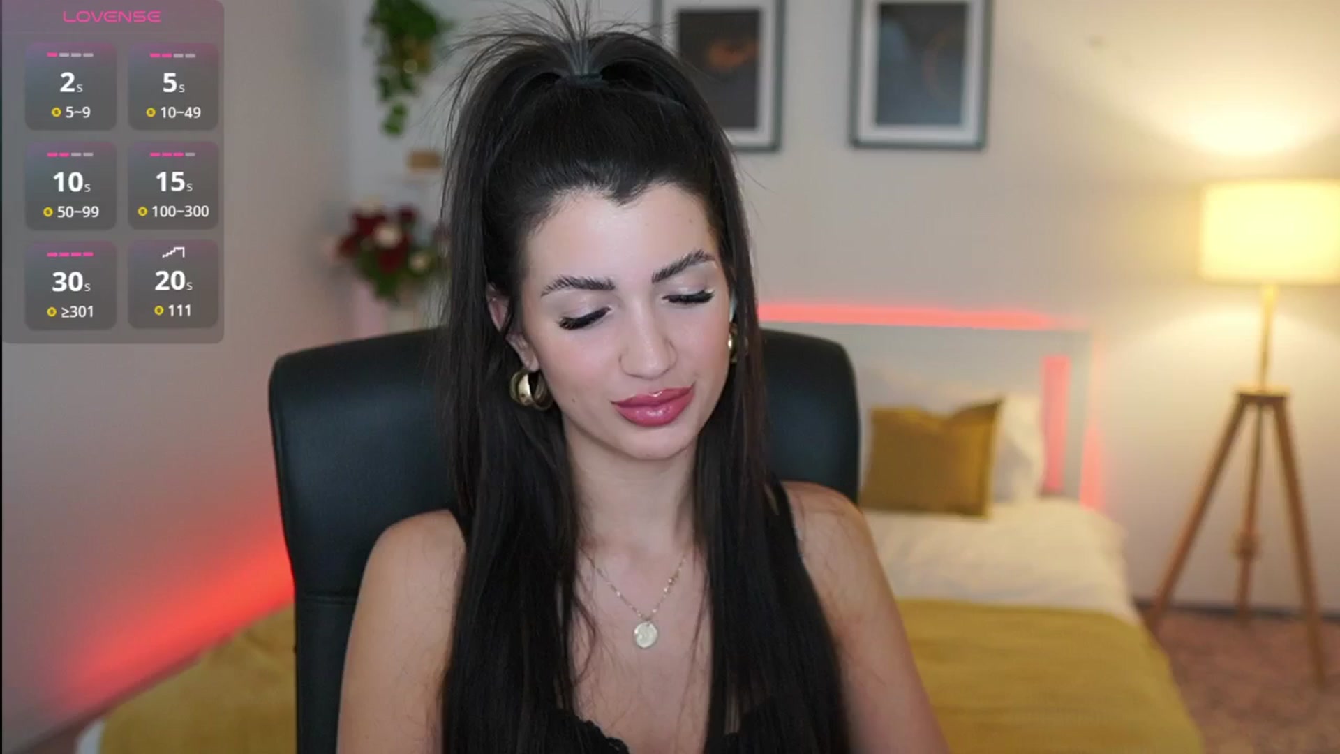Gallery image thumbnail from Julia_Roca's myfreecams stream on, 04/02/2025, 20:54 image 2 of 20
