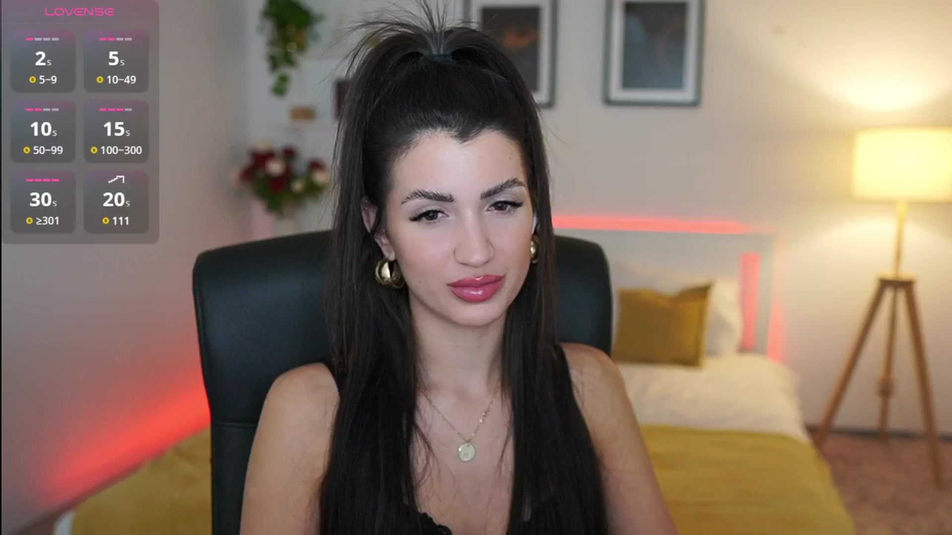 Gallery image thumbnail from Julia_Roca's myfreecams stream on, 04/02/2025, 20:54 image 3 of 20