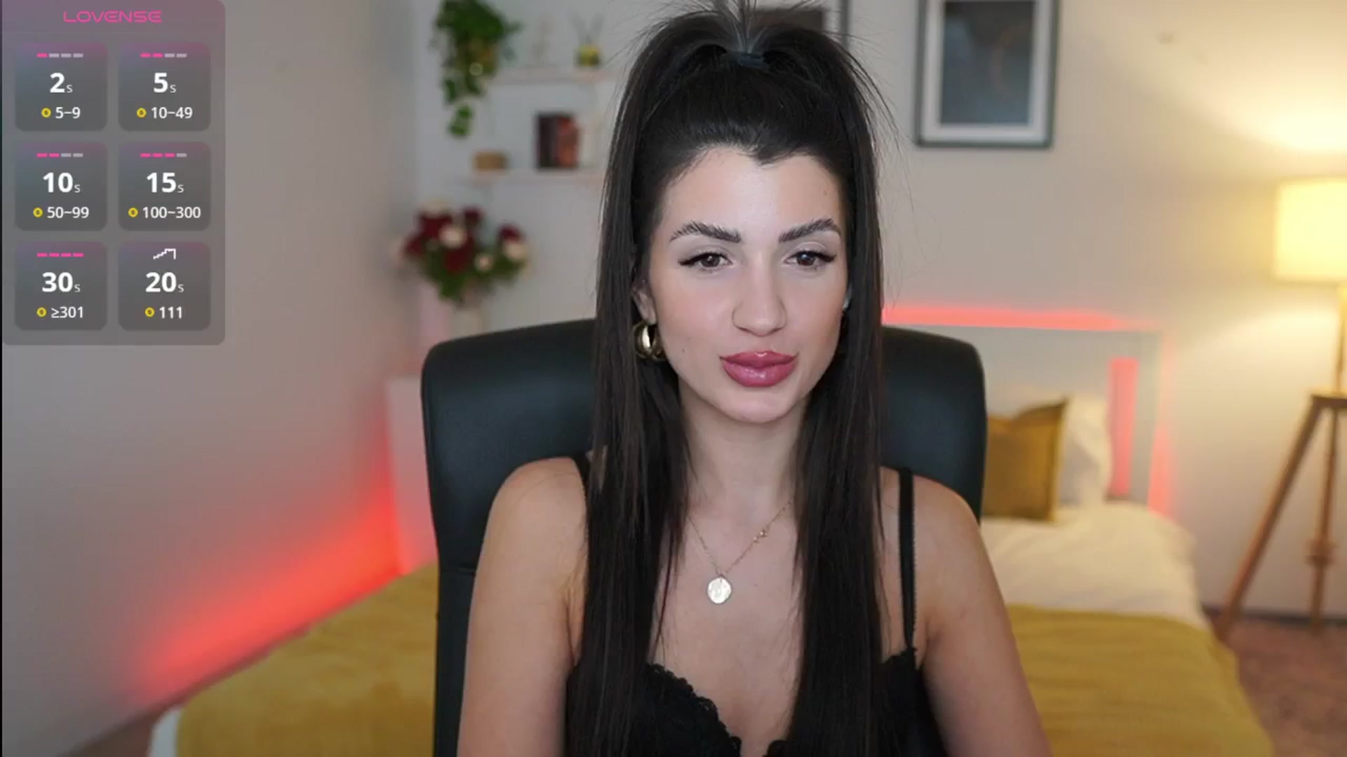 Gallery image thumbnail from Julia_Roca's myfreecams stream on, 04/02/2025, 20:54 image 10 of 20