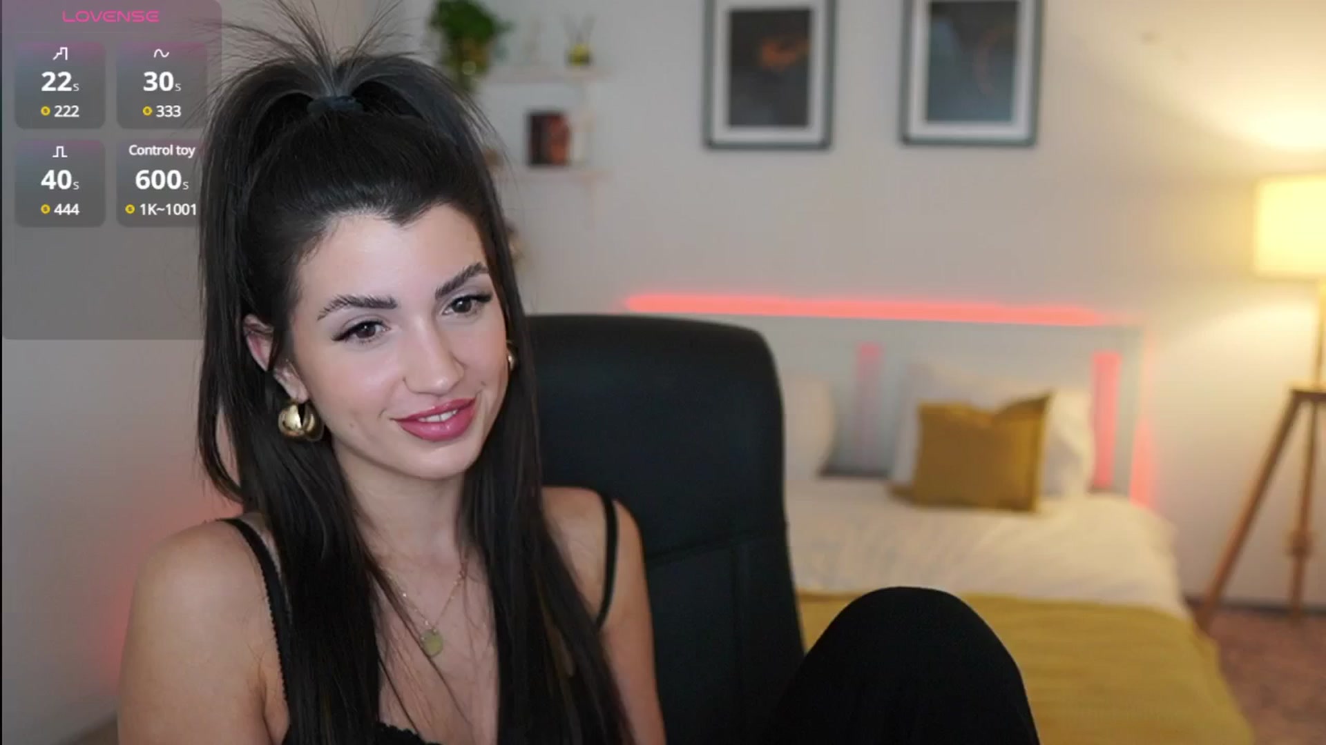 Gallery image thumbnail from Julia_Roca's myfreecams stream on, 04/02/2025, 20:54 image 14 of 20