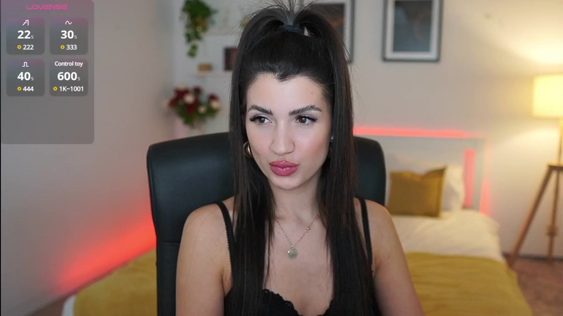 Gallery image thumbnail from Julia_Roca's myfreecams stream on, 04/02/2025, 20:54 image 11 of 20