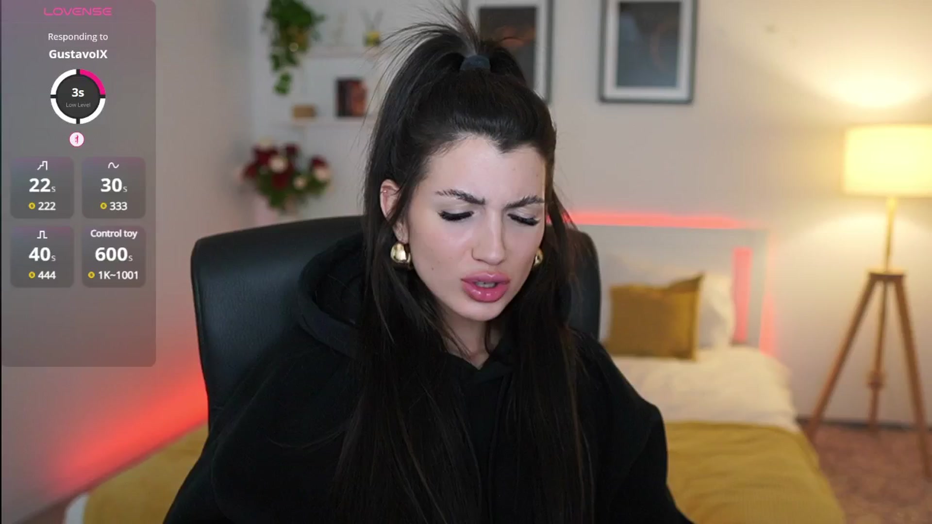 Gallery image thumbnail from Julia_Roca's myfreecams stream on, 04/02/2025, 22:51 image 8 of 20