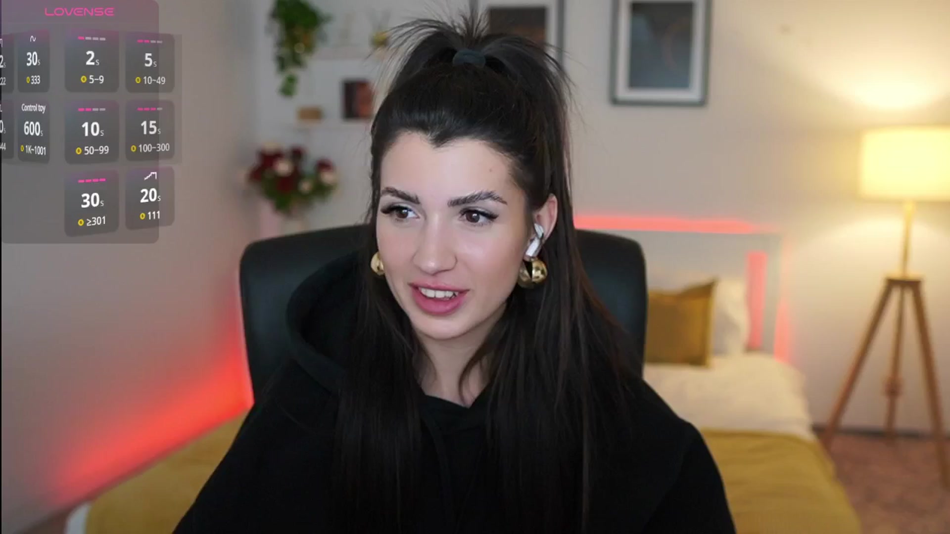 Gallery image thumbnail from Julia_Roca's myfreecams stream on, 04/02/2025, 22:51 image 10 of 20