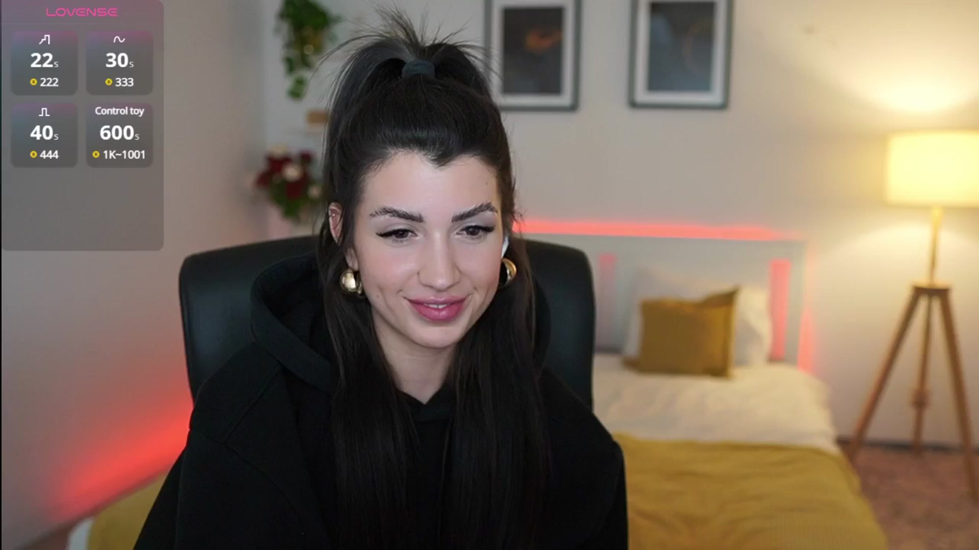 Gallery image thumbnail from Julia_Roca's myfreecams stream on, 04/02/2025, 22:51 image 2 of 20