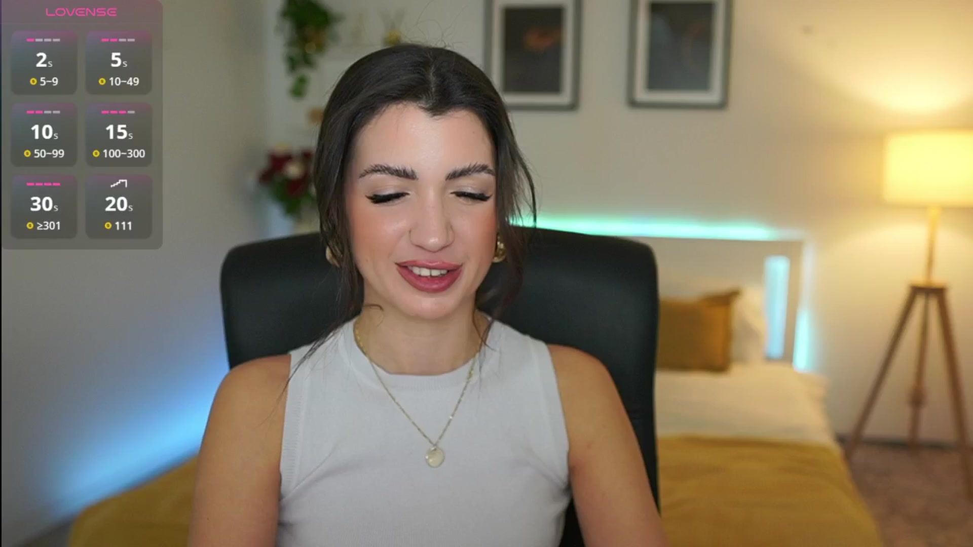 Gallery image thumbnail from Julia_Roca's myfreecams stream on, 04/03/2025, 14:37 image 13 of 20
