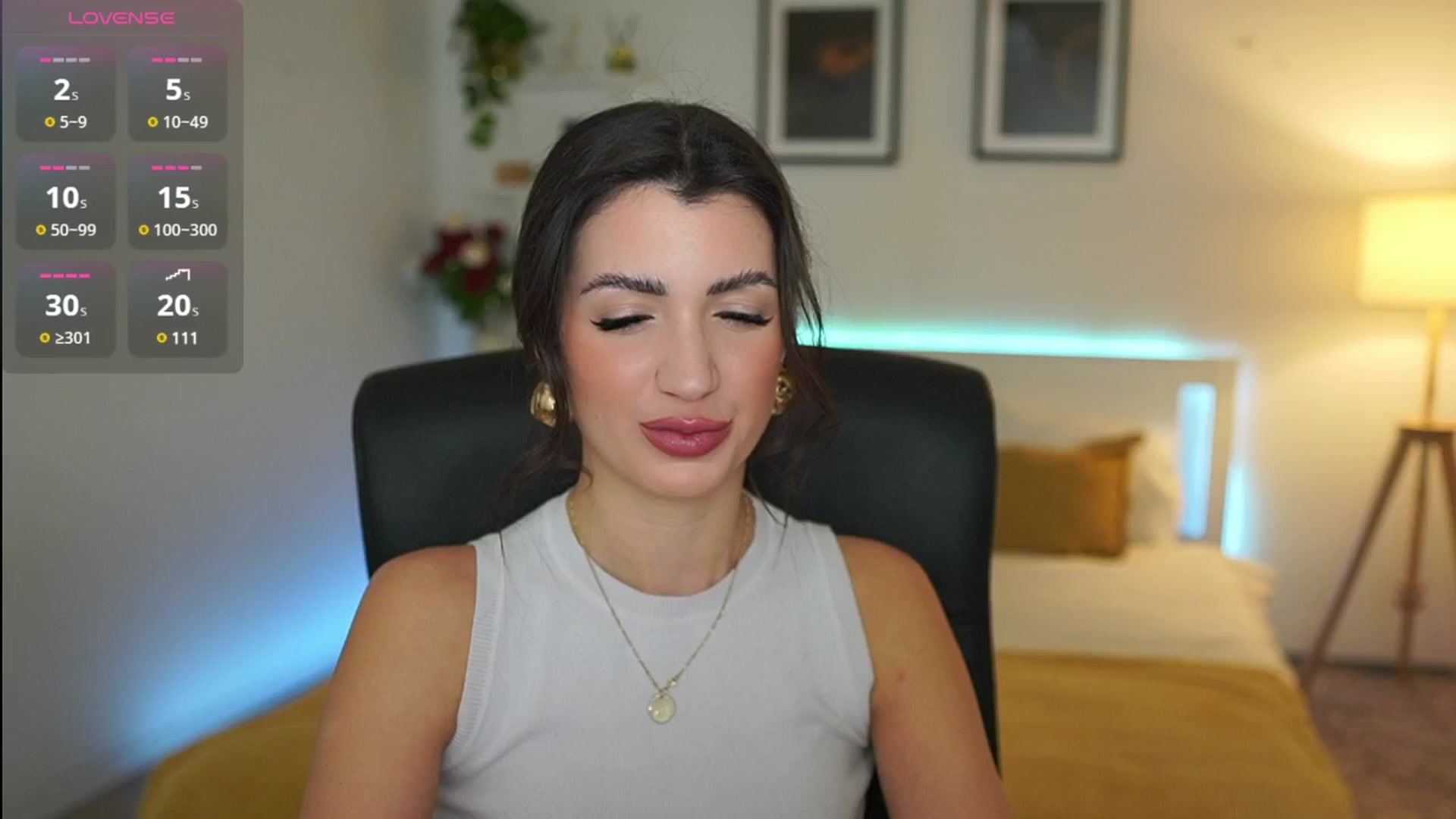 Gallery image thumbnail from Julia_Roca's myfreecams stream on, 04/03/2025, 14:37 image 1 of 20