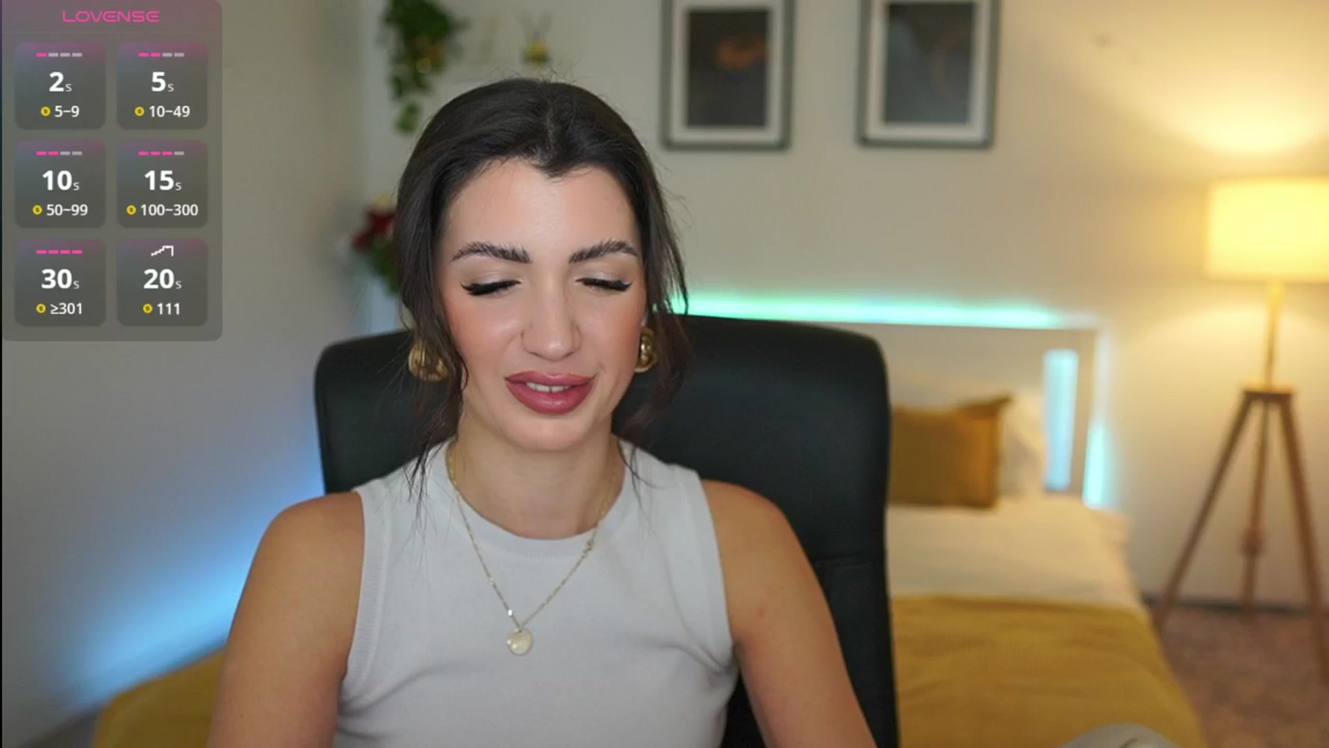 Gallery image thumbnail from Julia_Roca's myfreecams stream on, 04/03/2025, 14:37 image 8 of 20