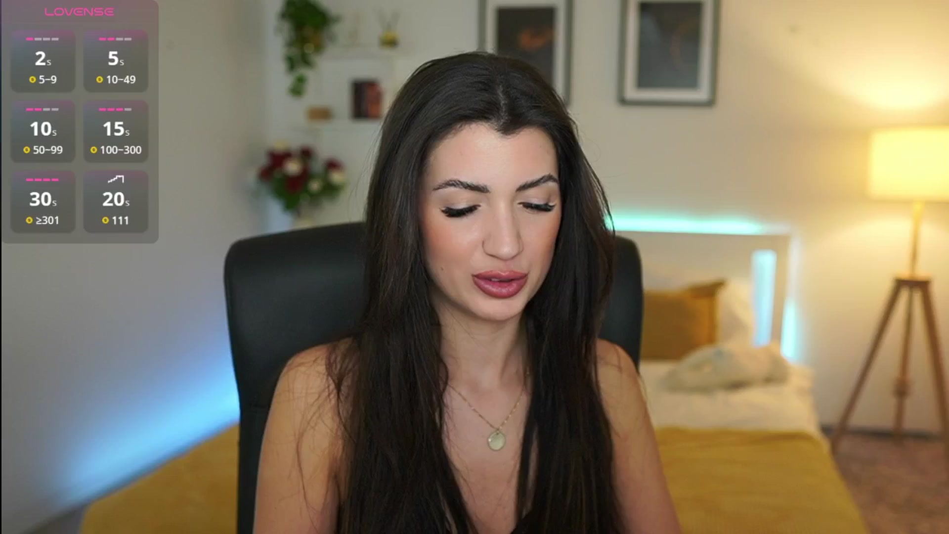 Gallery image thumbnail from Julia_Roca's myfreecams stream on, 04/03/2025, 16:18 image 16 of 20