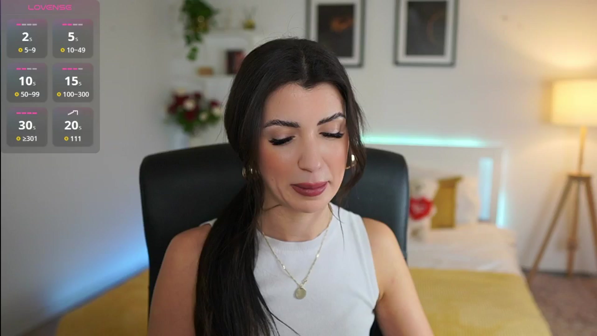 Gallery image thumbnail from Julia_Roca's myfreecams stream on, 04/03/2025, 16:18 image 4 of 20