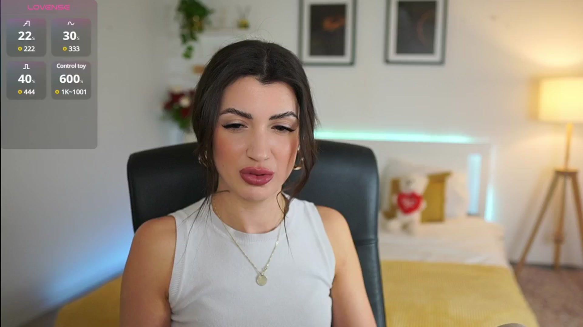 Gallery image thumbnail from Julia_Roca's myfreecams stream on, 04/03/2025, 16:18 image 2 of 20
