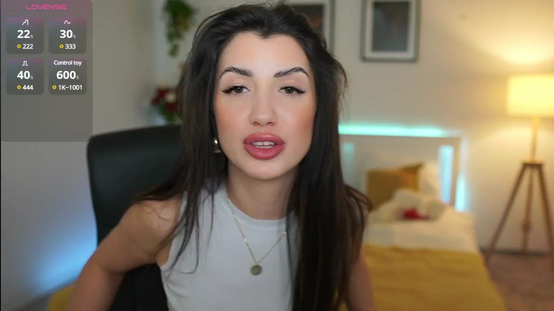 Gallery image thumbnail from Julia_Roca's myfreecams stream on, 04/03/2025, 16:18 image 13 of 20