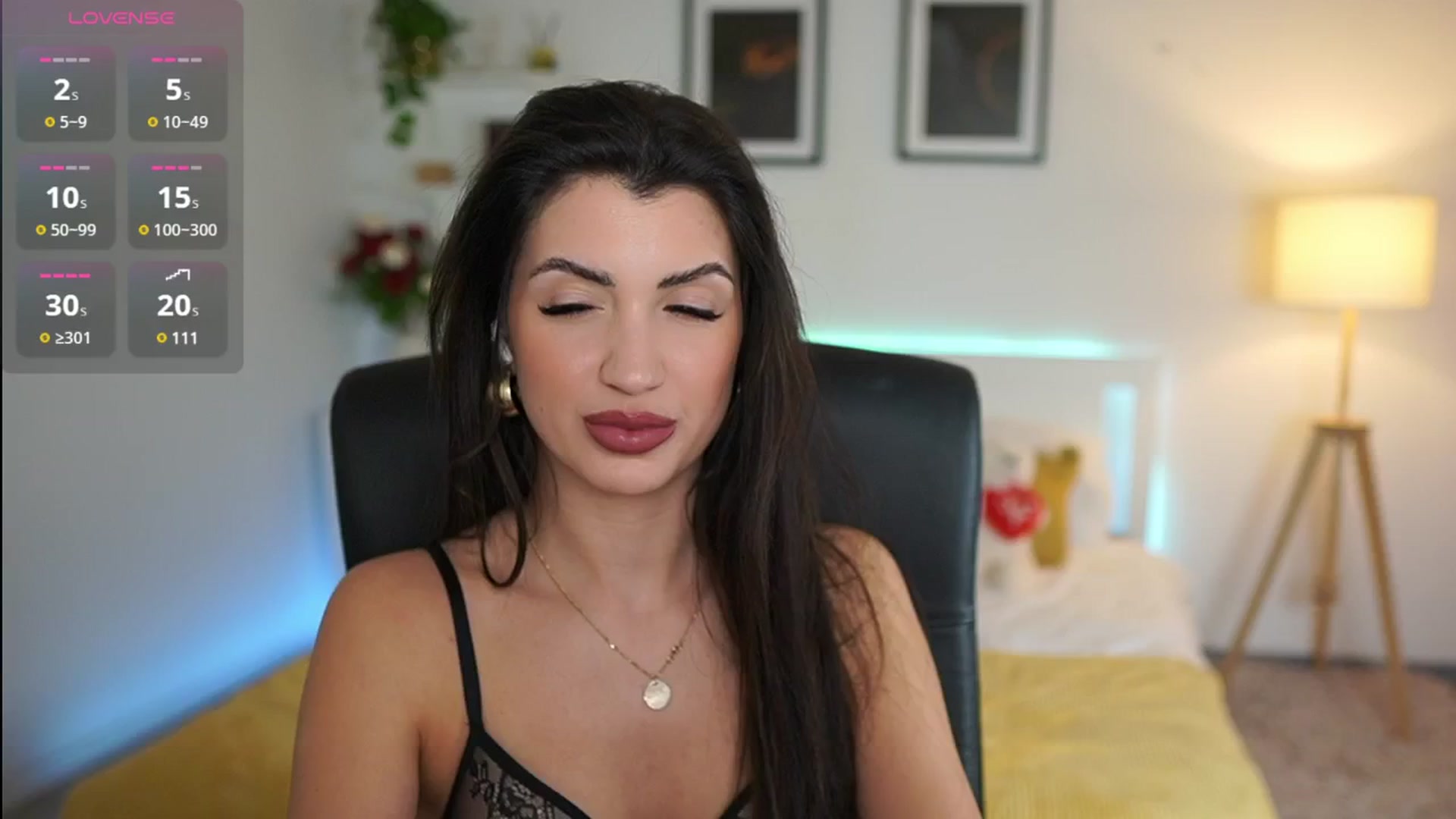Gallery image thumbnail from Julia_Roca's myfreecams stream on, 04/03/2025, 17:42 image 17 of 20