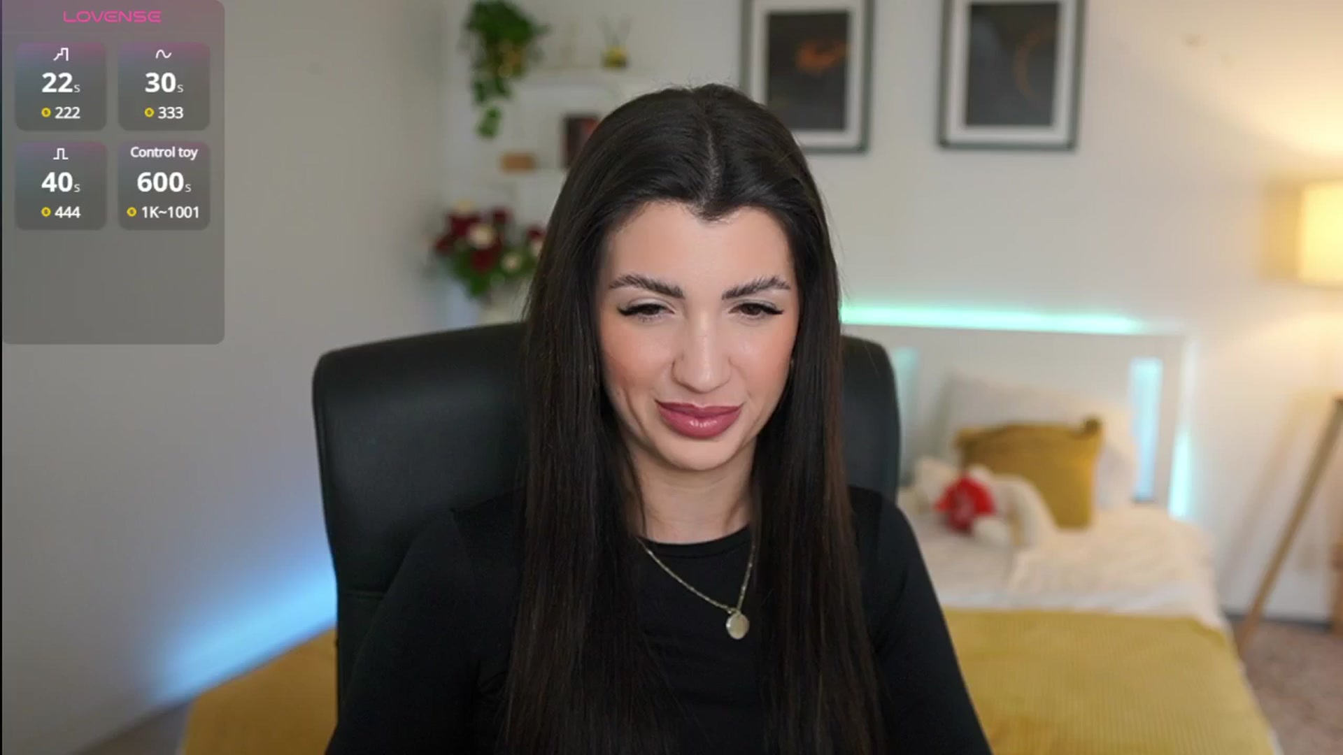 Gallery image thumbnail from Julia_Roca's myfreecams stream on, 04/04/2025, 09:45 image 18 of 20