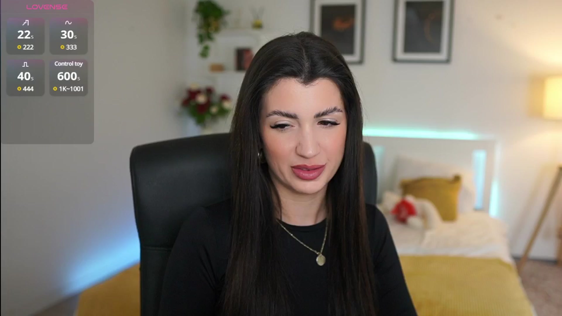 Gallery image thumbnail from Julia_Roca's myfreecams stream on, 04/04/2025, 09:45 image 17 of 20