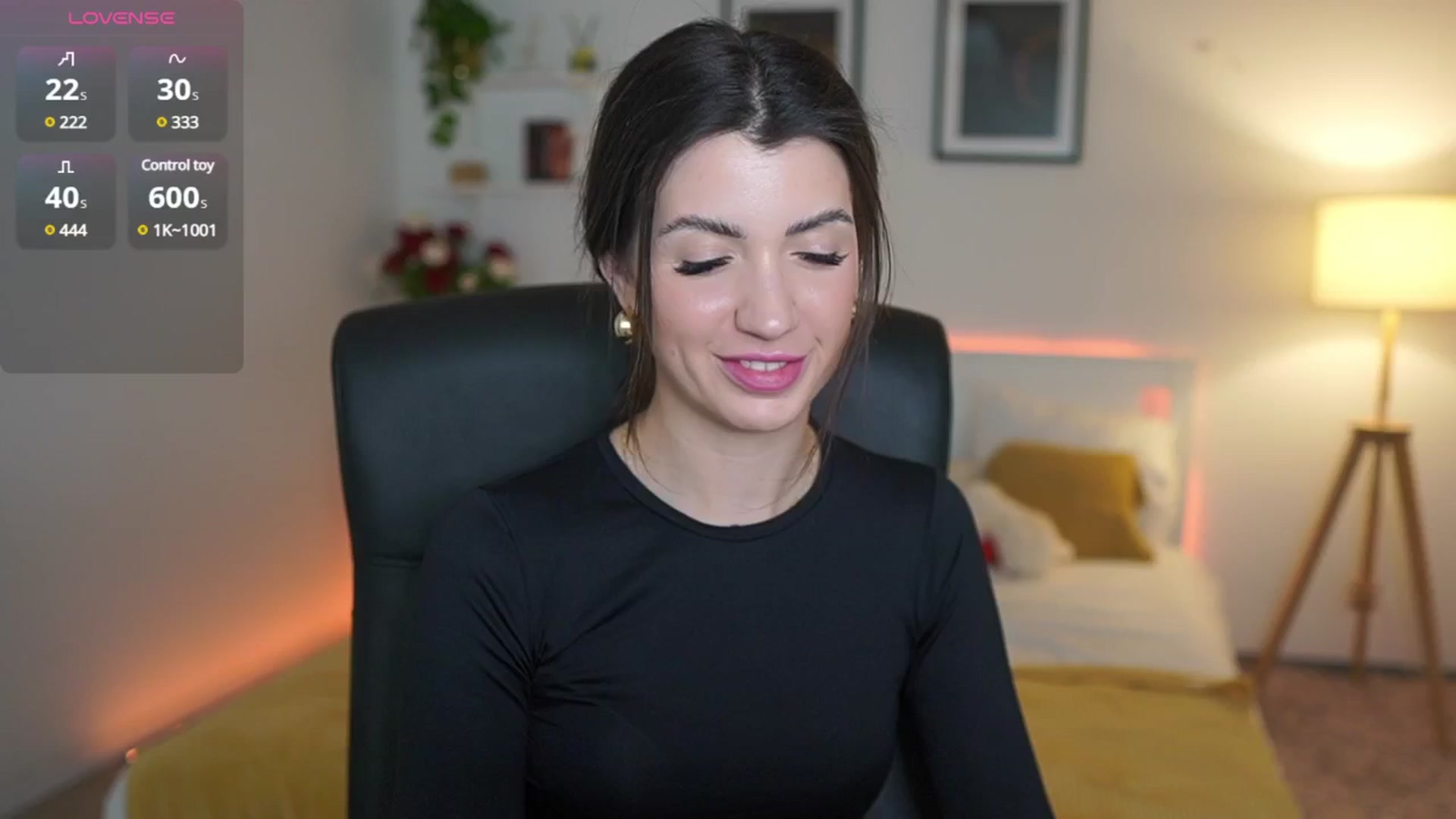 Gallery image thumbnail from Julia_Roca's myfreecams stream on, 04/12/2025, 20:05 image 16 of 20