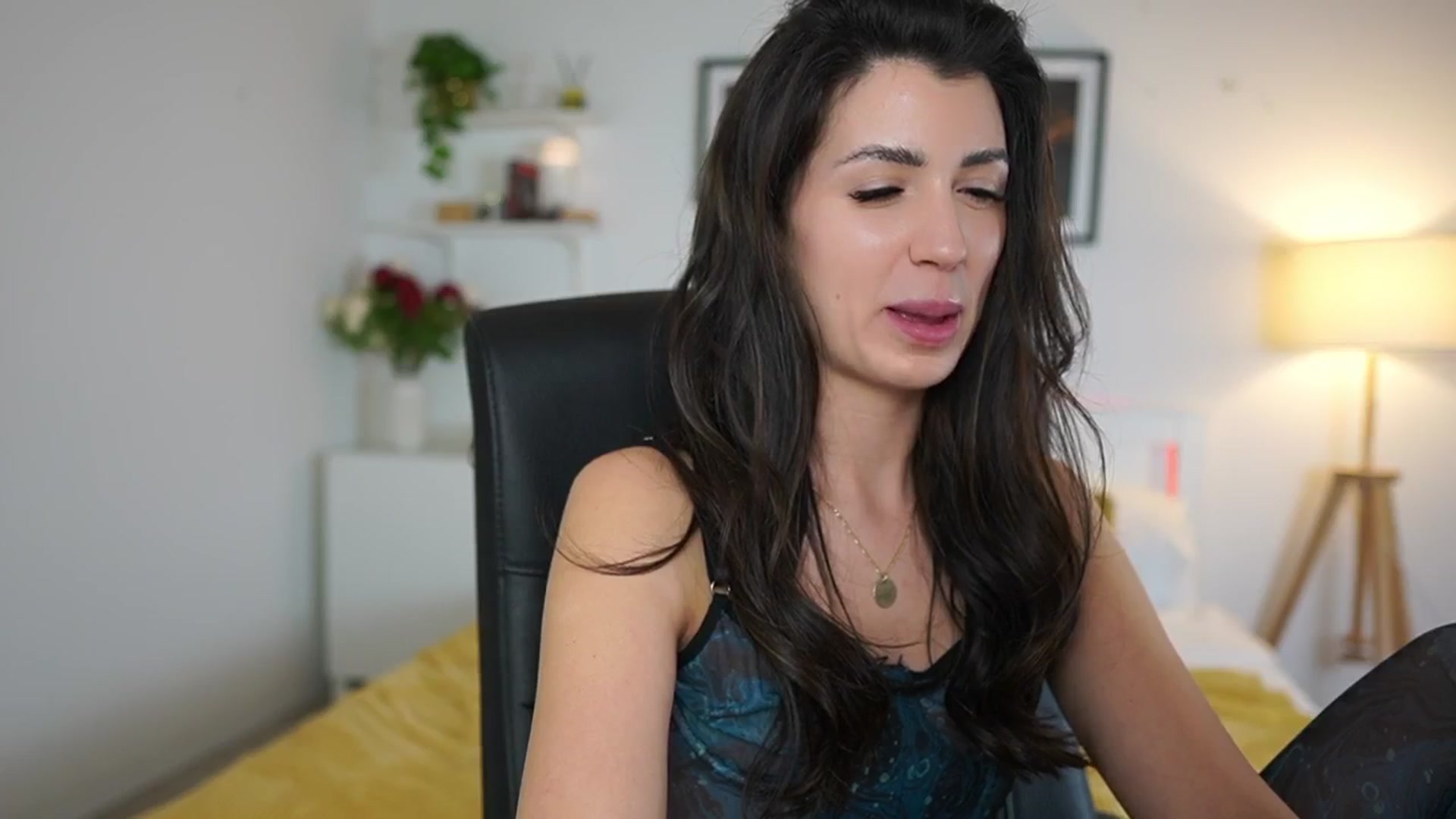 Gallery image thumbnail from Julia_Roca's myfreecams stream on, 04/24/2025, 22:01 image 10 of 20