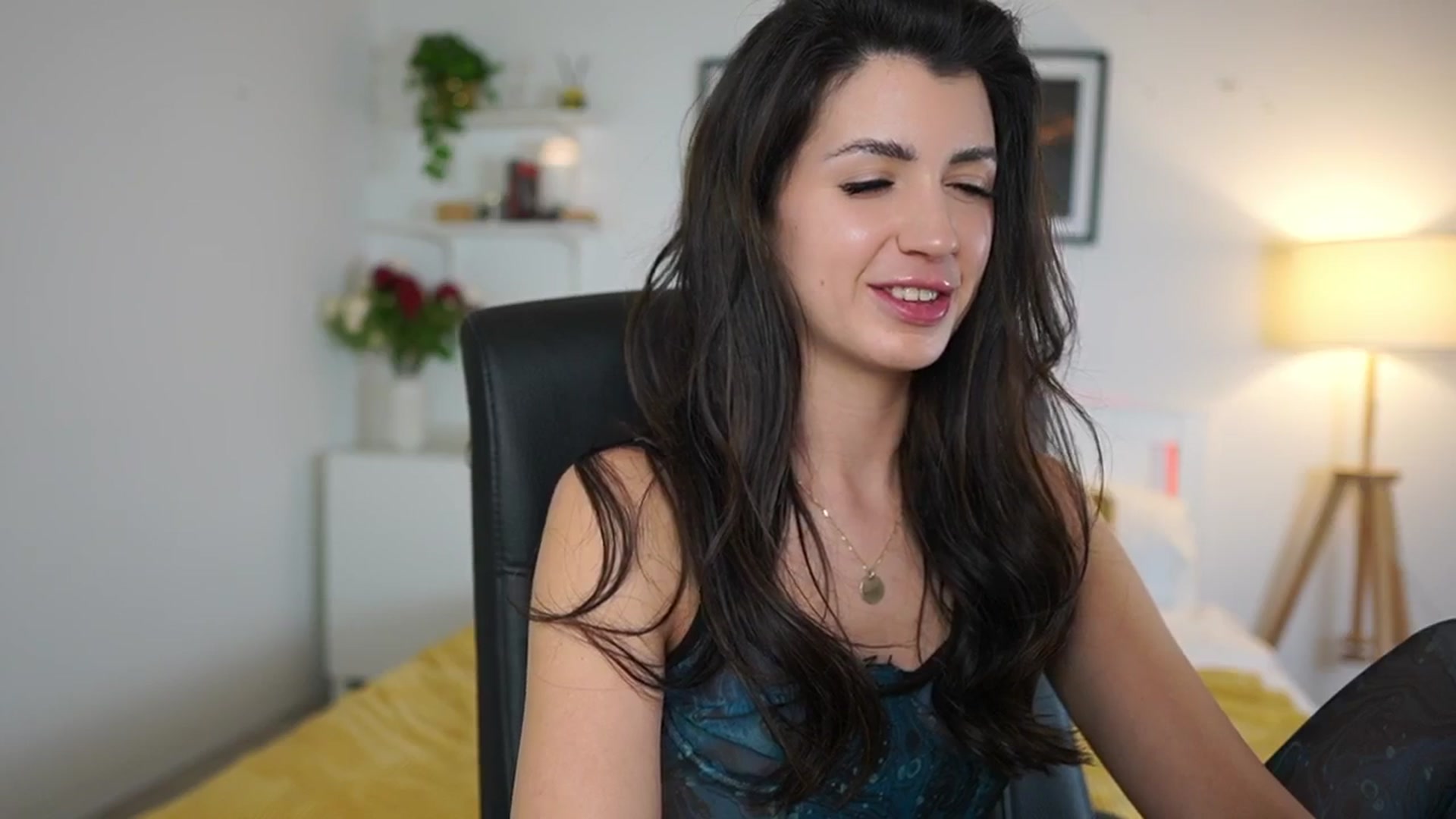 Gallery image thumbnail from Julia_Roca's myfreecams stream on, 04/24/2025, 22:01 image 9 of 20