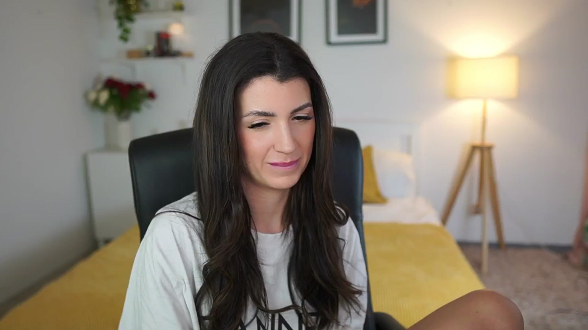 Gallery image thumbnail from Julia_Roca's myfreecams stream on, 04/25/2025, 20:15 image 11 of 20