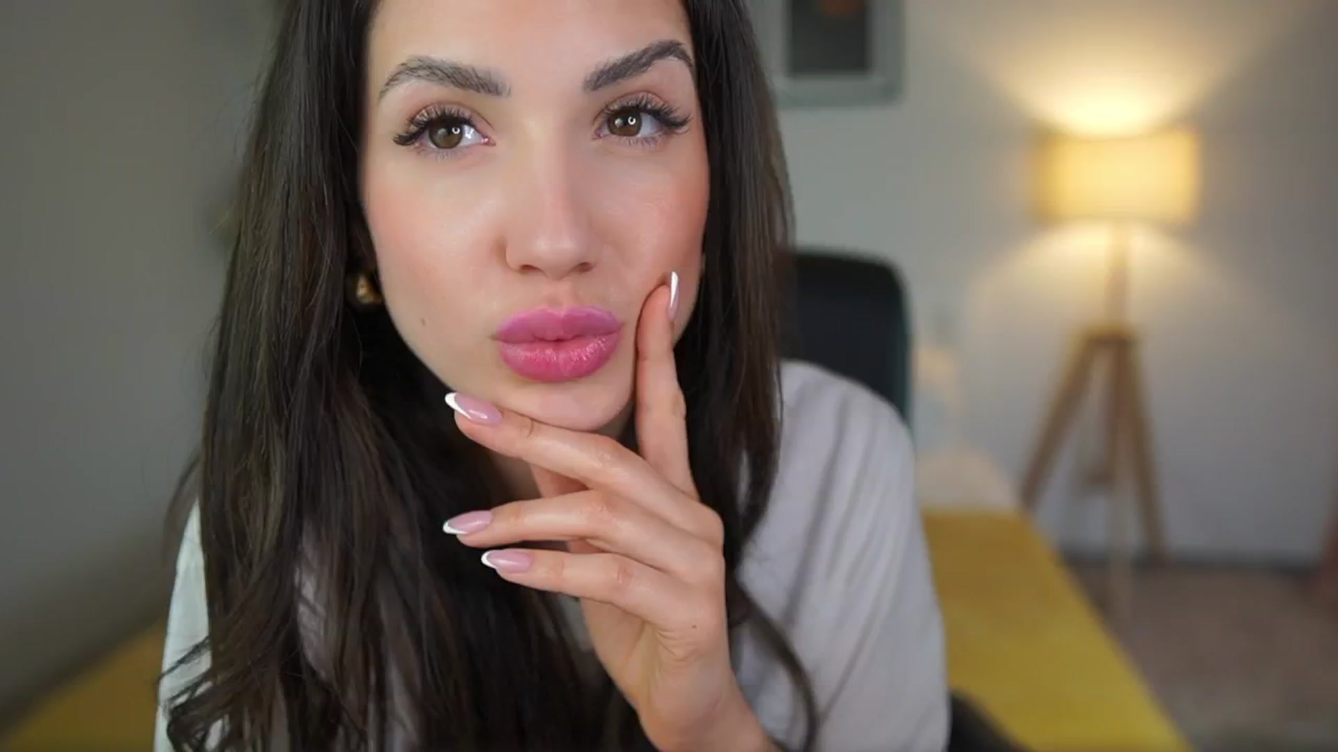 Gallery image thumbnail from Julia_Roca's myfreecams stream on, 04/25/2025, 20:50 image 5 of 20