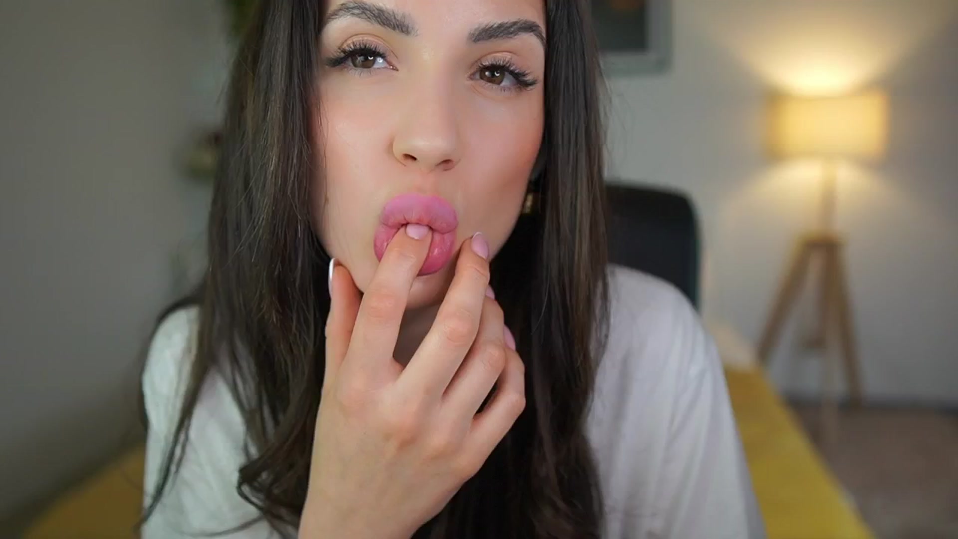 Gallery image thumbnail from Julia_Roca's myfreecams stream on, 04/25/2025, 21:37 image 19 of 20