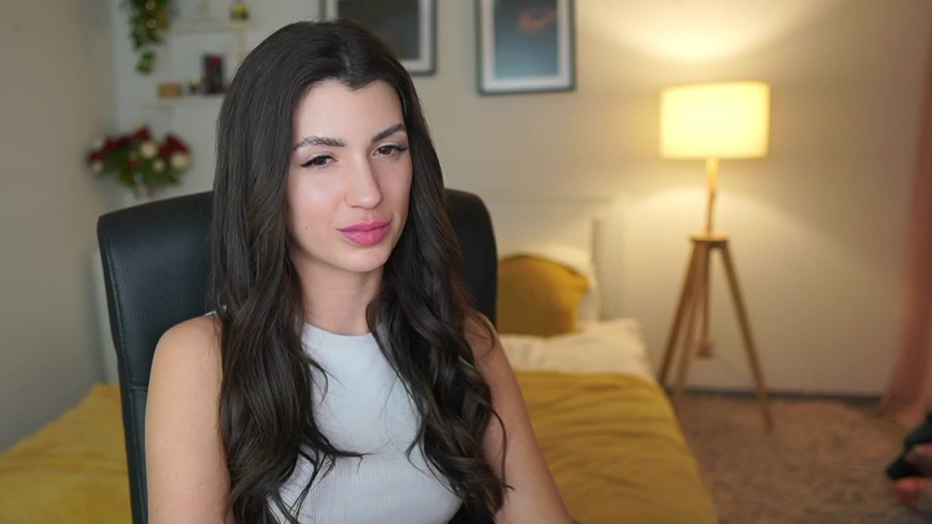 Gallery image thumbnail from Julia_Roca's myfreecams stream on, 04/27/2025, 23:20 image 14 of 20