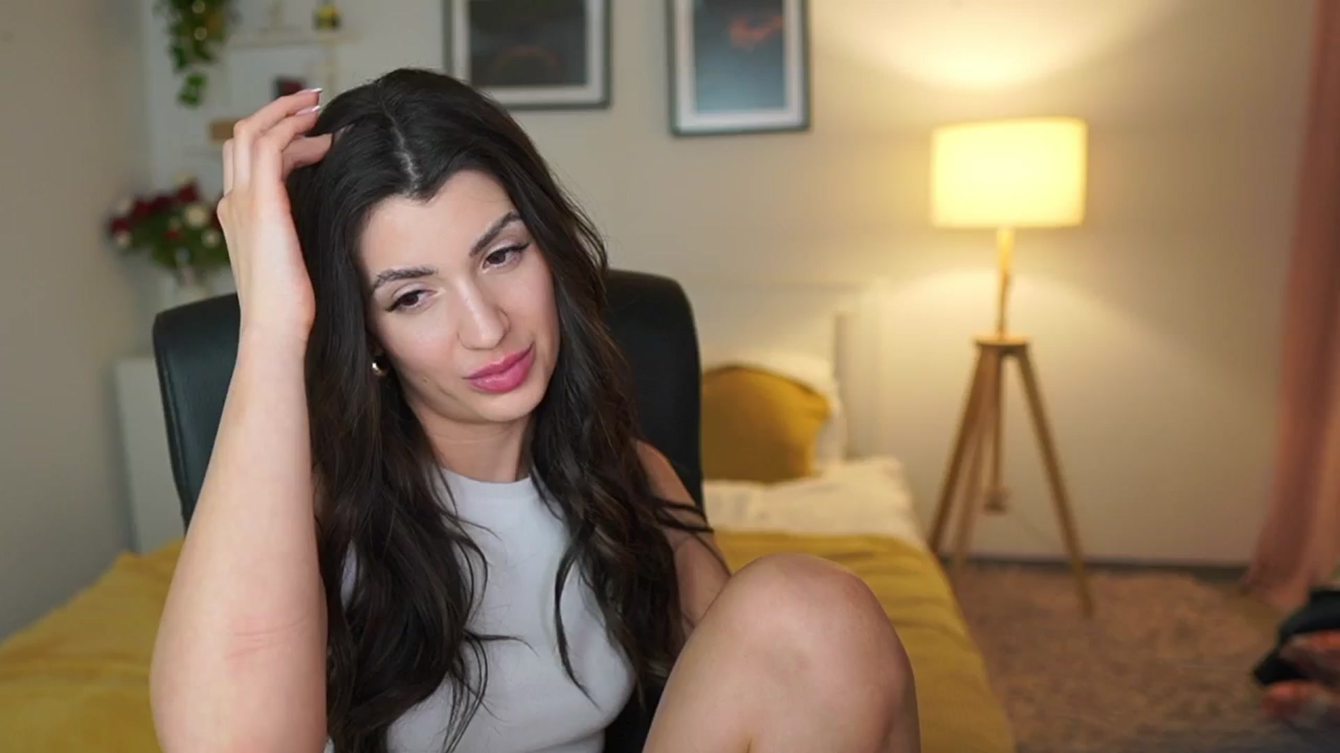 Gallery image thumbnail from Julia_Roca's myfreecams stream on, 04/27/2025, 23:20 image 18 of 20