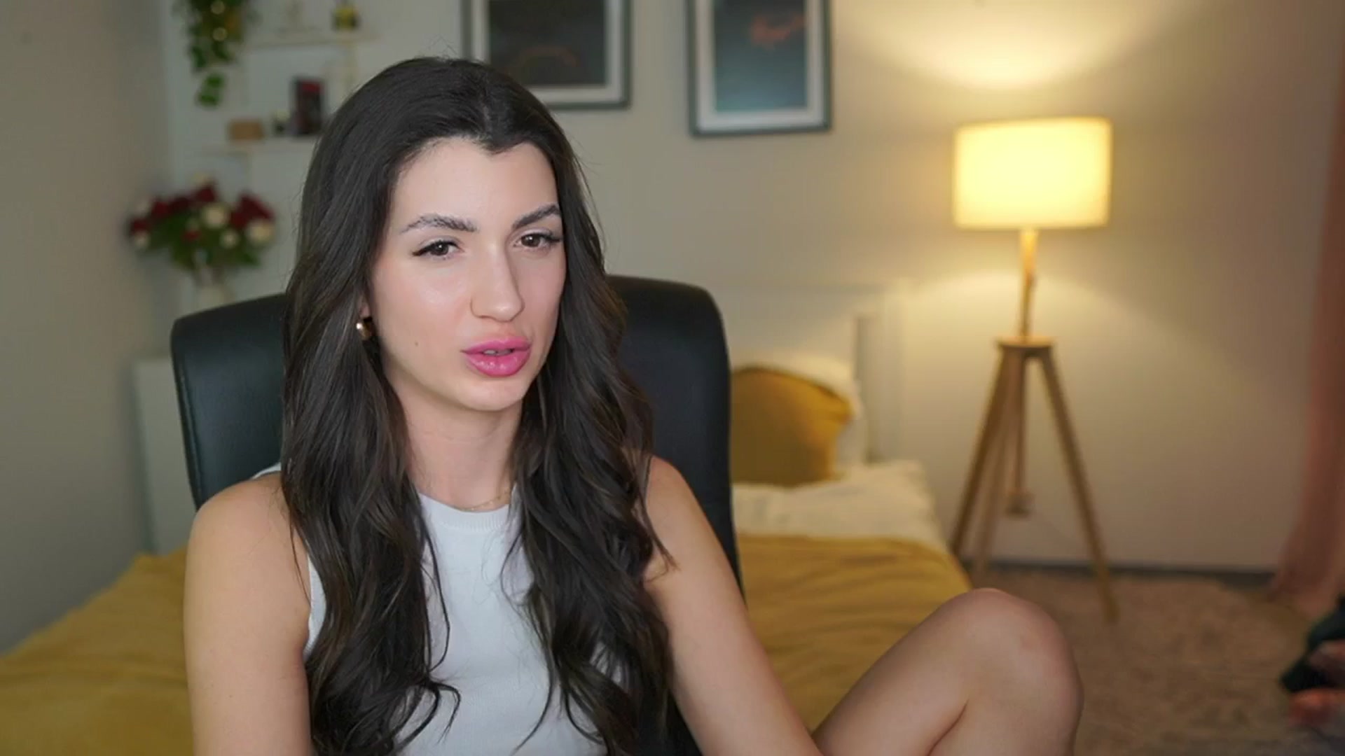 Gallery image thumbnail from Julia_Roca's myfreecams stream on, 04/27/2025, 23:20 image 10 of 20