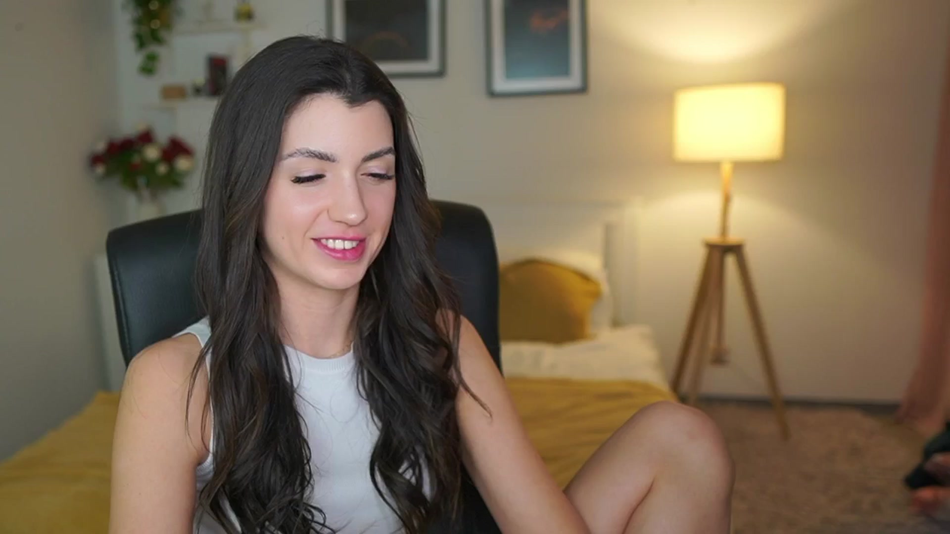 Gallery image thumbnail from Julia_Roca's myfreecams stream on, 04/27/2025, 23:20 image 7 of 20