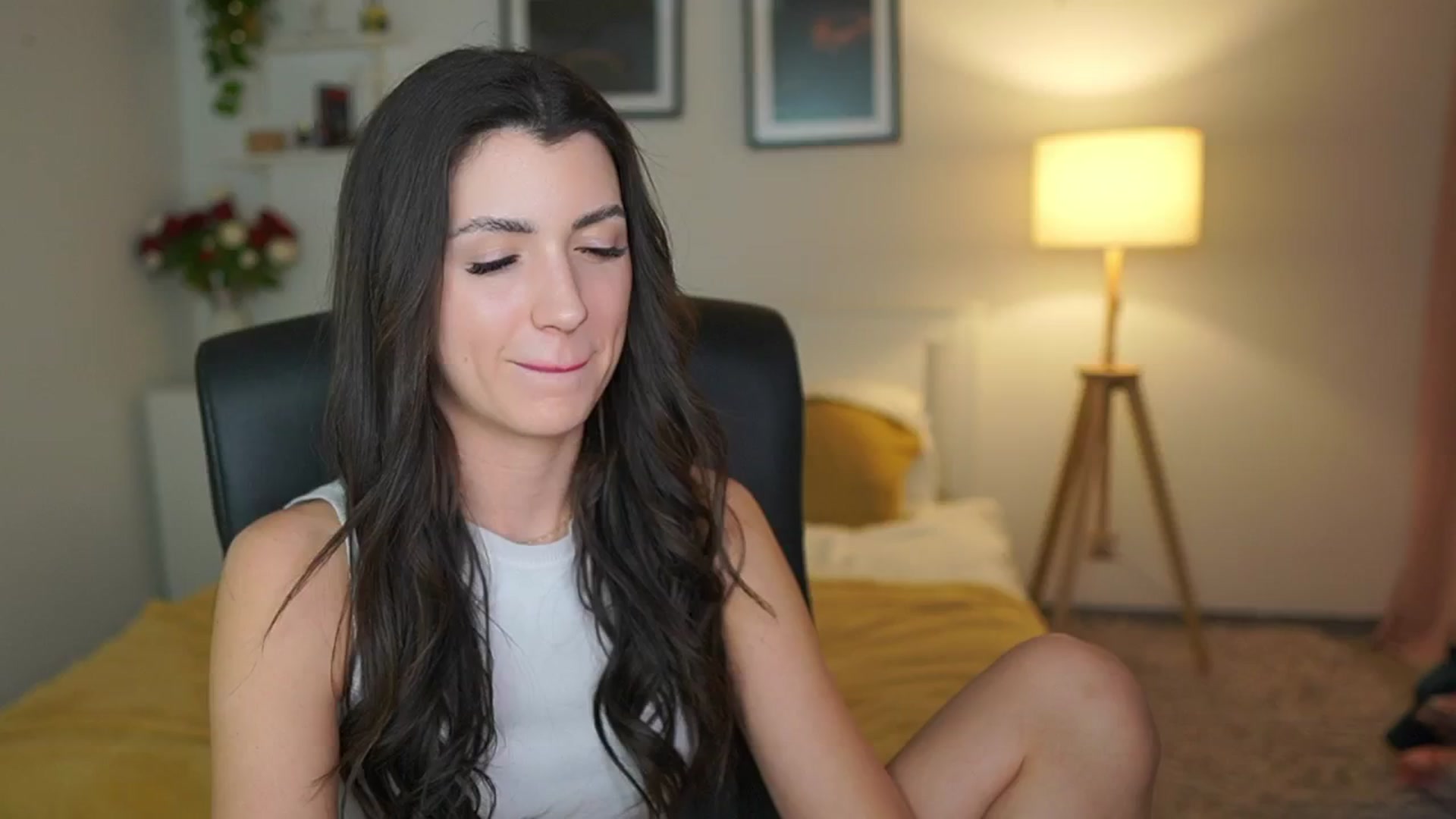 Gallery image thumbnail from Julia_Roca's myfreecams stream on, 04/27/2025, 23:20 image 8 of 20